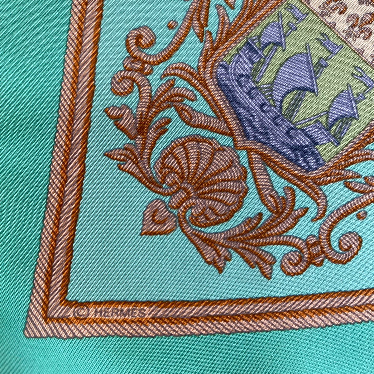 Brand New Boxed Hermès 45 Les Armes de Paris Silk Scarf