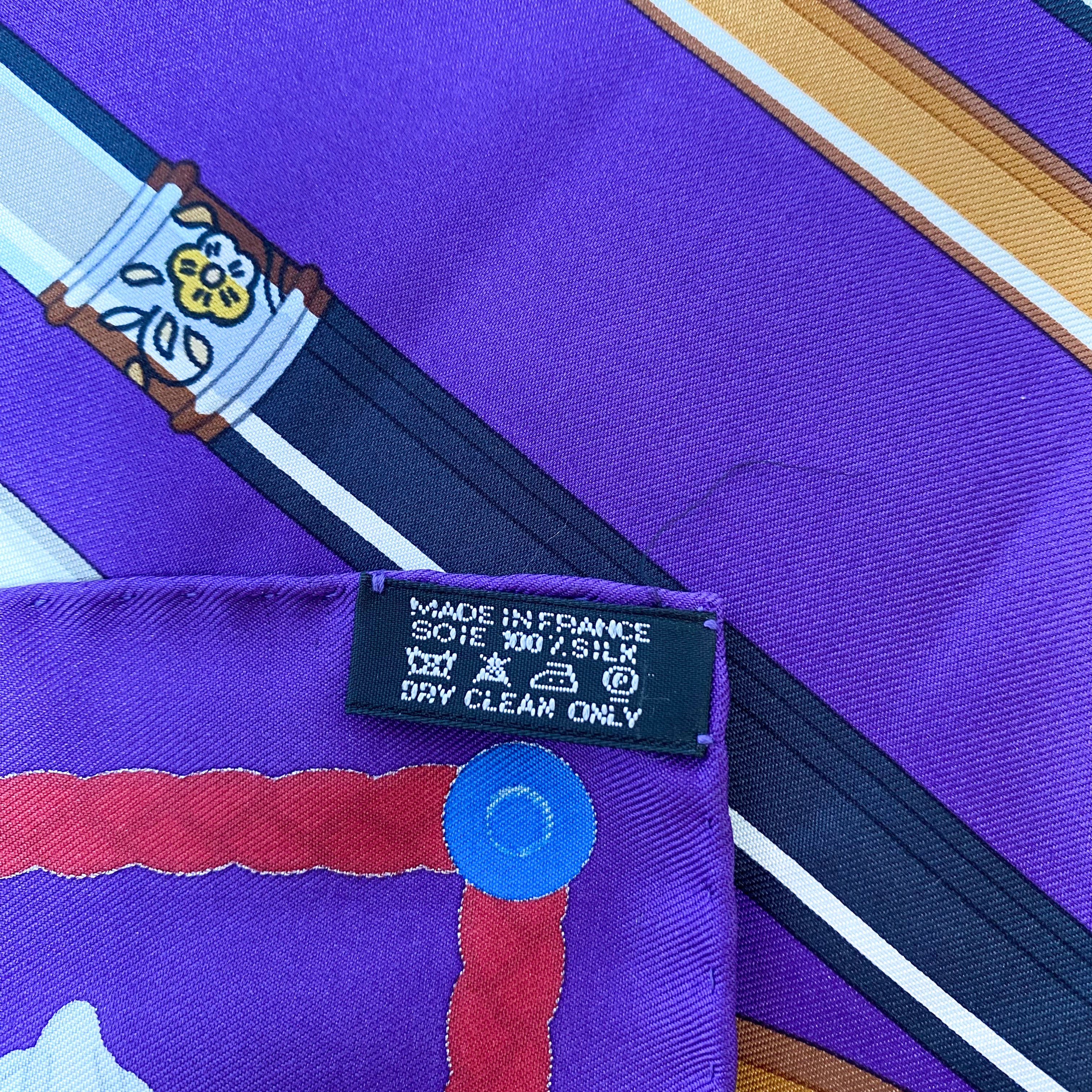 Boxed Immaculate Hermés Cannes et Pommeaux Vintage Silk Scarf