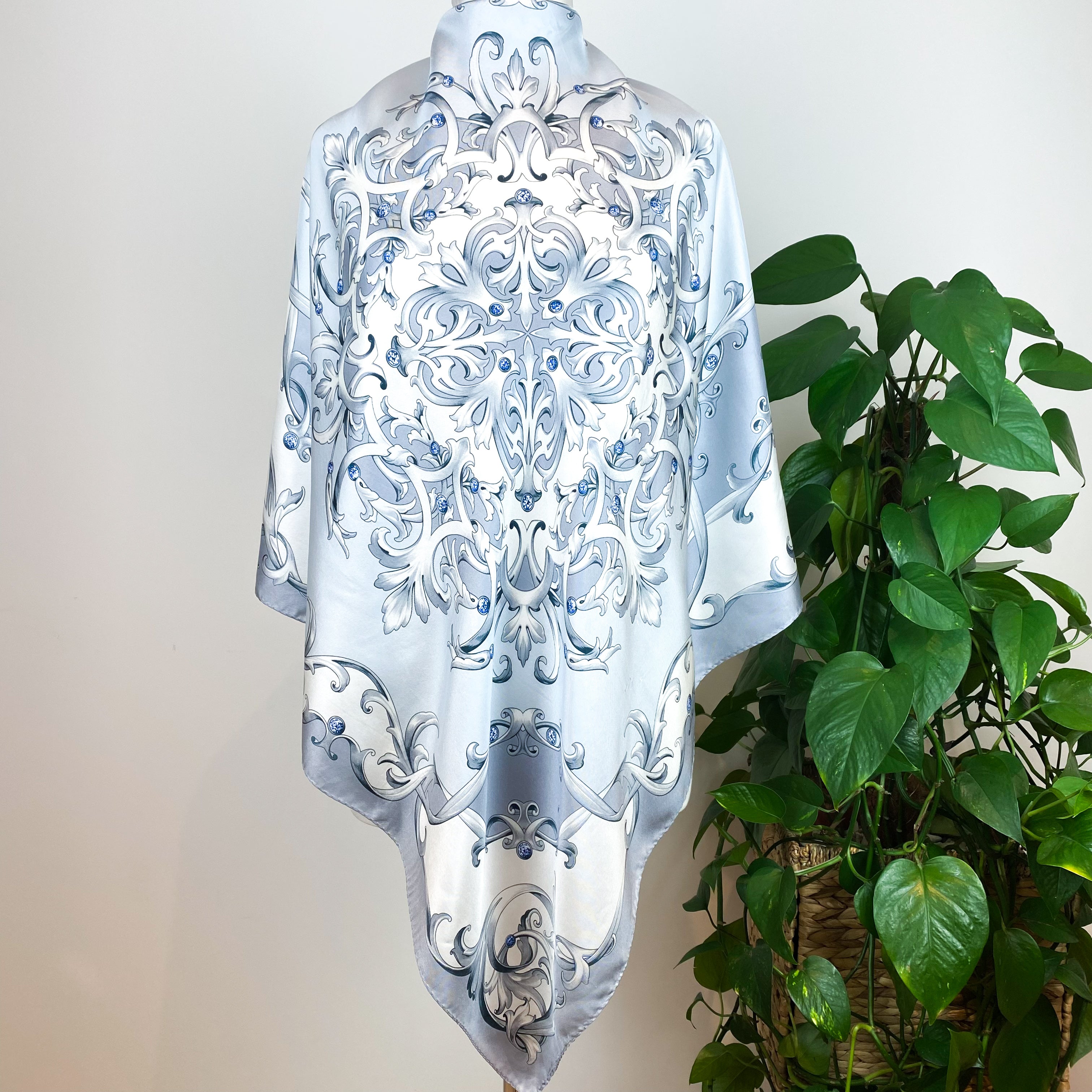Fattorseta Silvery Patterned Silk Scarf