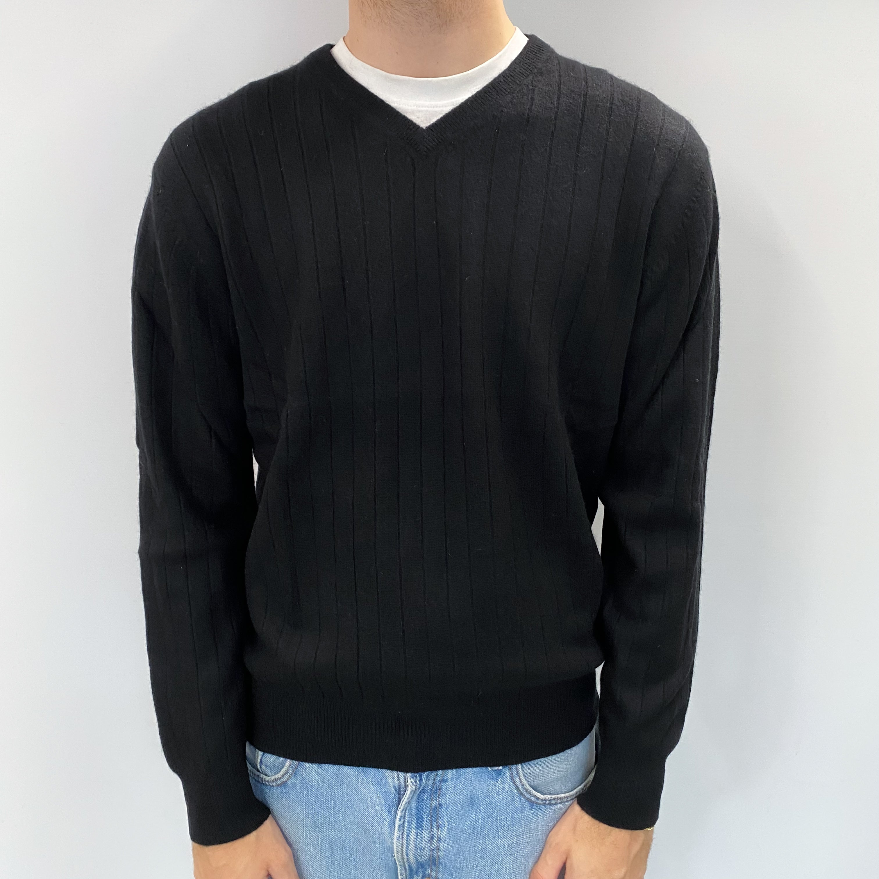Men's Black Cashmere V Neck Jumper Medium
