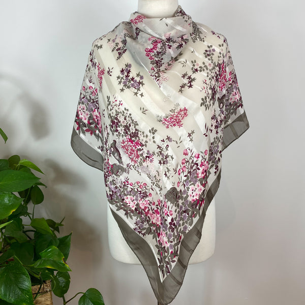 Immaculate 1980s Jacqmar Floral Vintage Silk Scarf