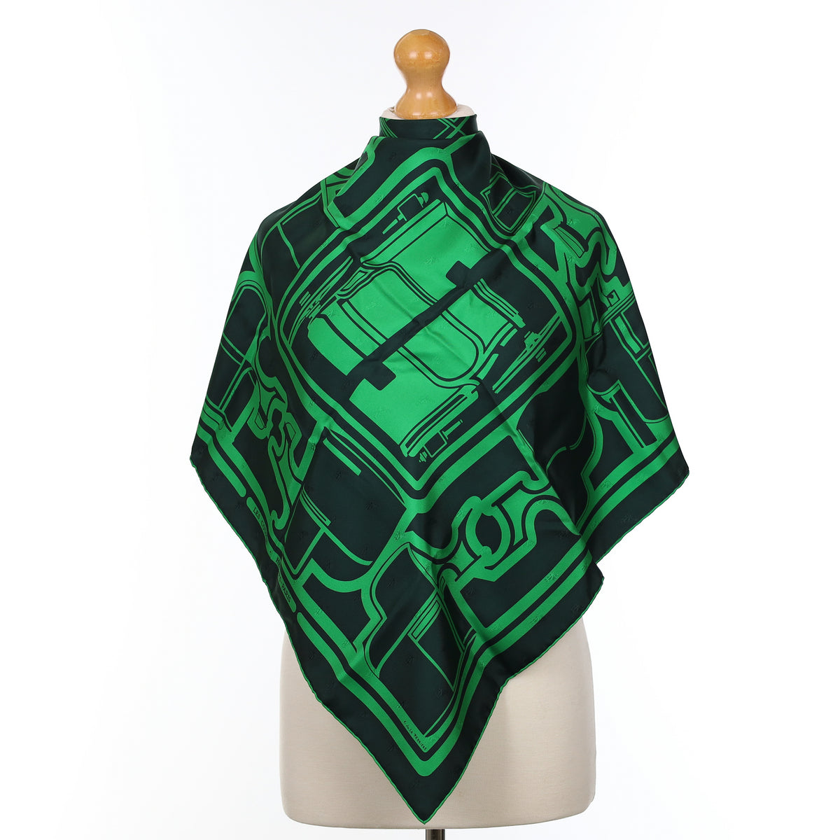 Brand New Boxed Hermès Les Coupes Tatouage 70 Silk Scarf