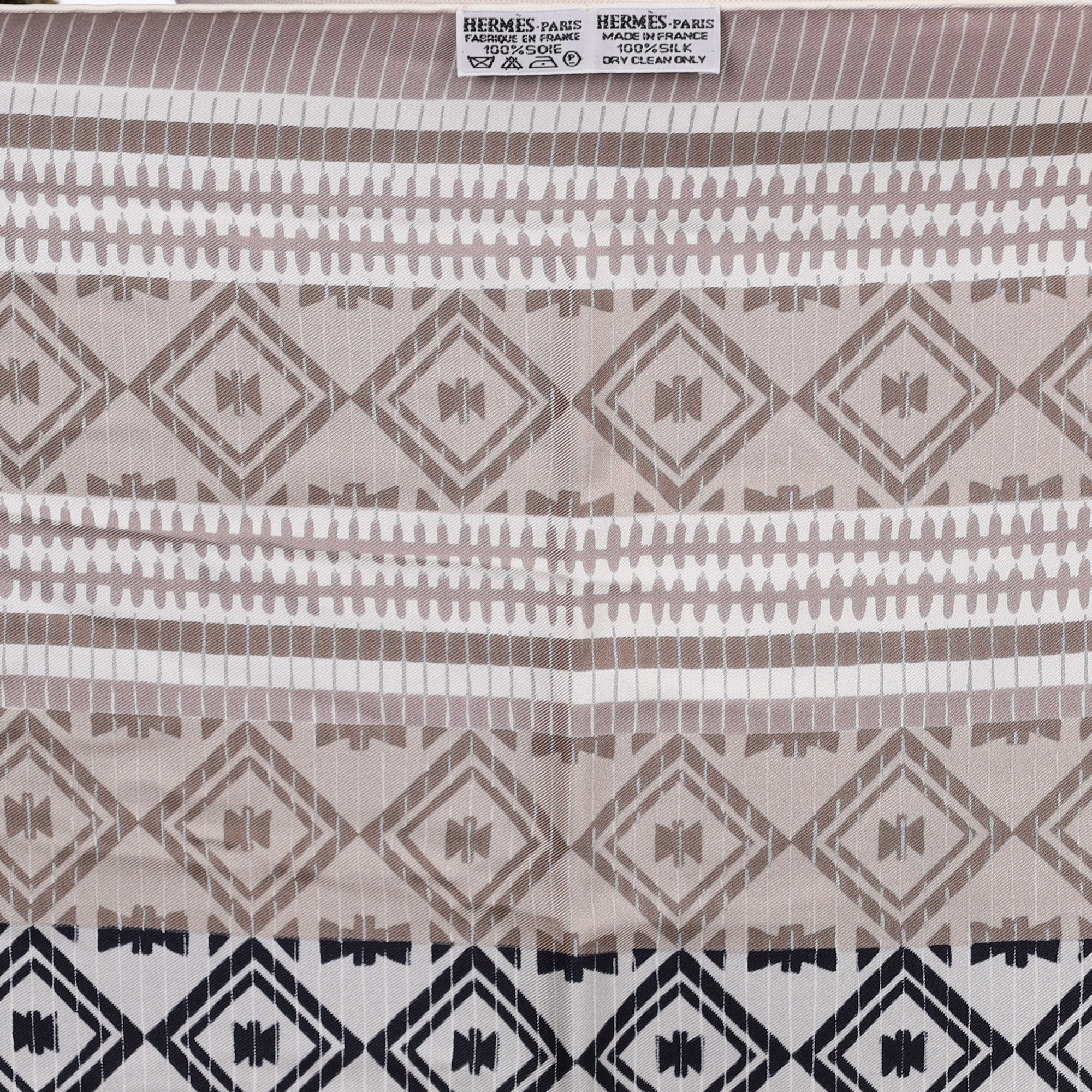 Brand New Boxed Hermès Patterned Silk Wrap