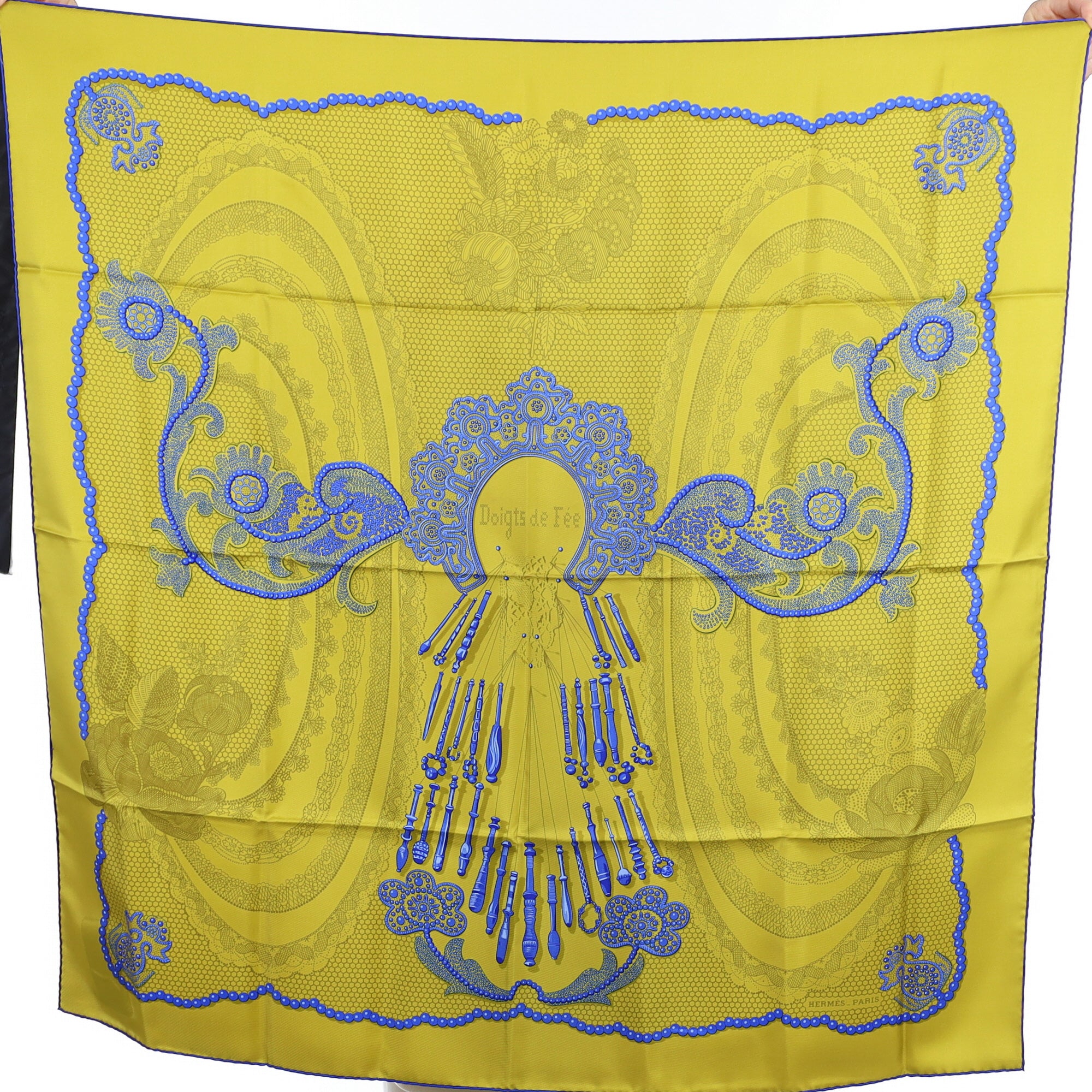 Pristine Hermès Doigts de Fée Silk Scarf