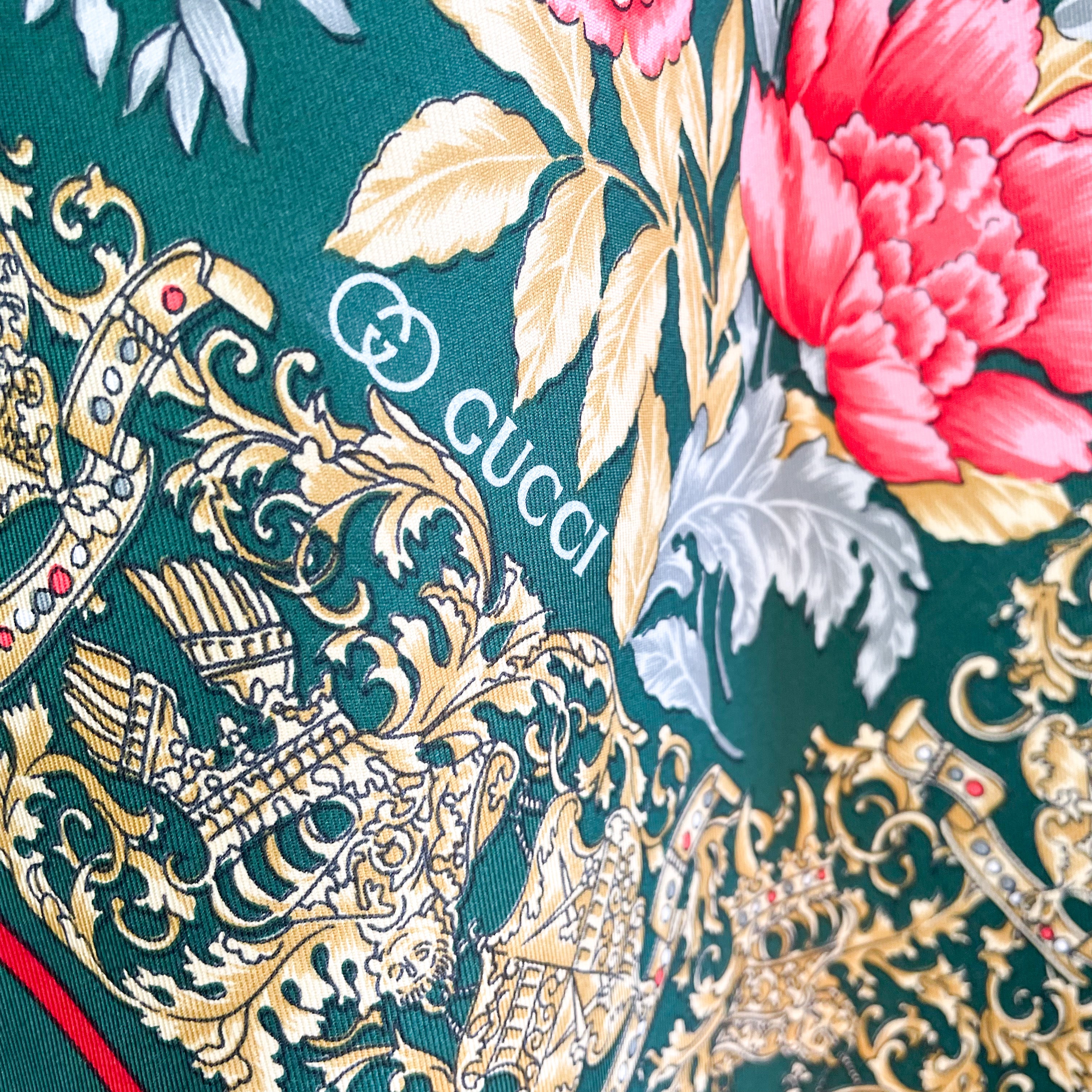 Gucci Floral Pattern Designer Silk Scarf