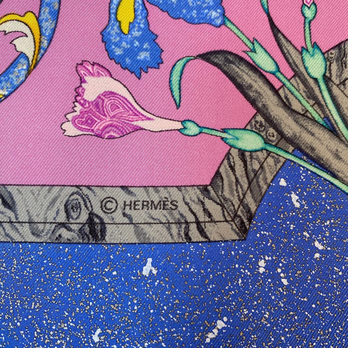 Brand New Boxed Hermès Pierres d’Orient et d’Occident Silk Scarf