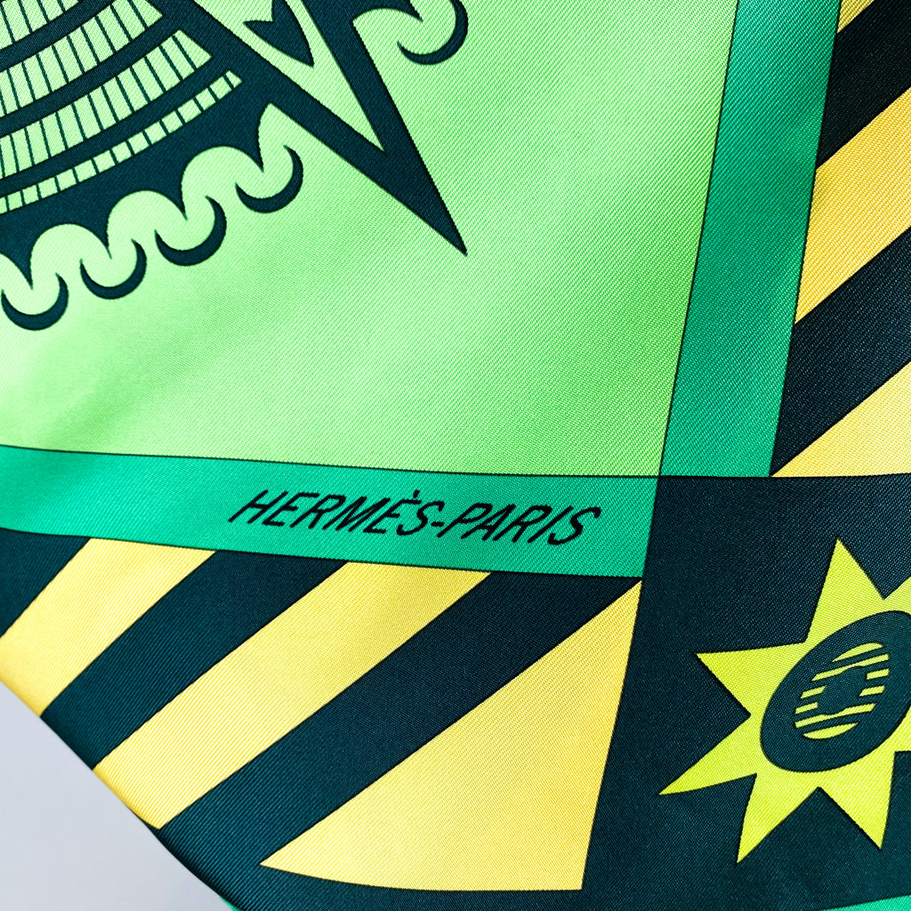 Immaculate Boxed Hermes Geometrie Cretoise Silk Scarf