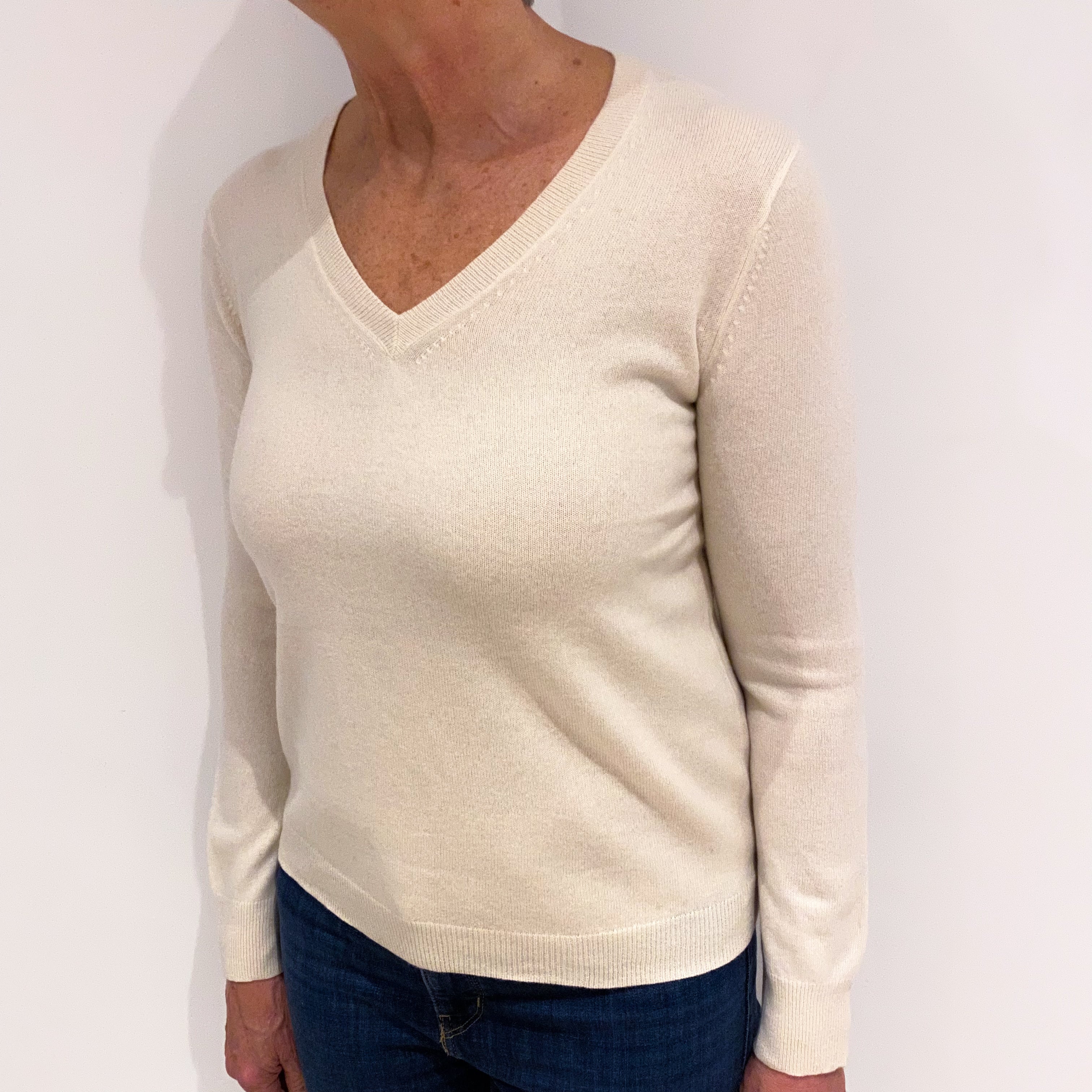 Vanilla Cream Cashmere V Neck Jumper Medium