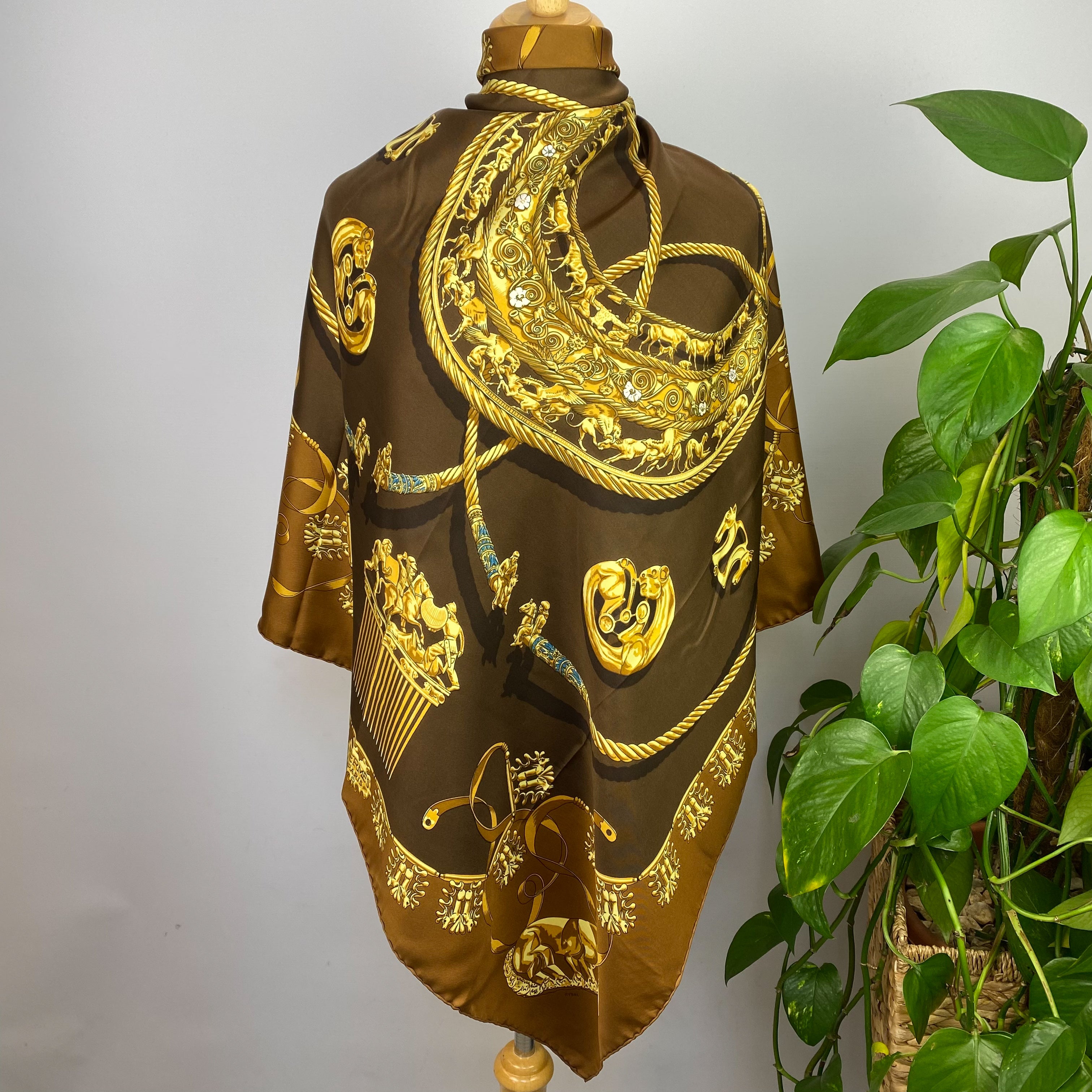 Boxed Hermes Les Cavaliers d’Or Vintage Silk Scarf