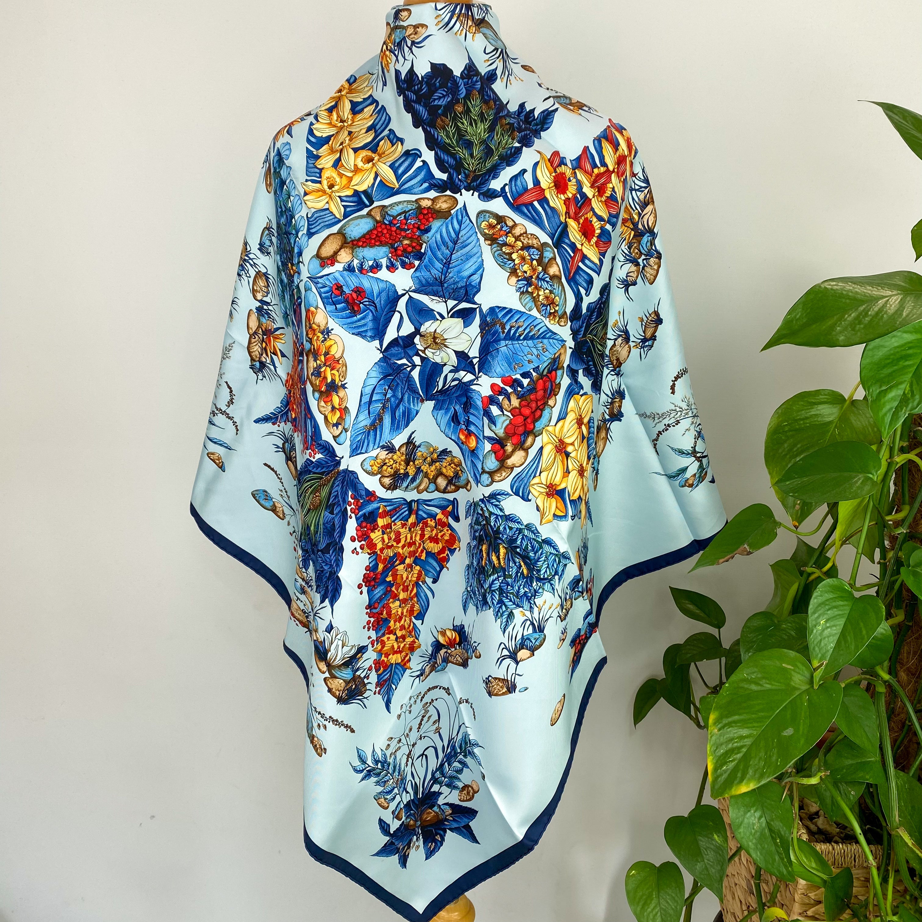 Pristine Boxed Hermès Pythagore Silk Scarf