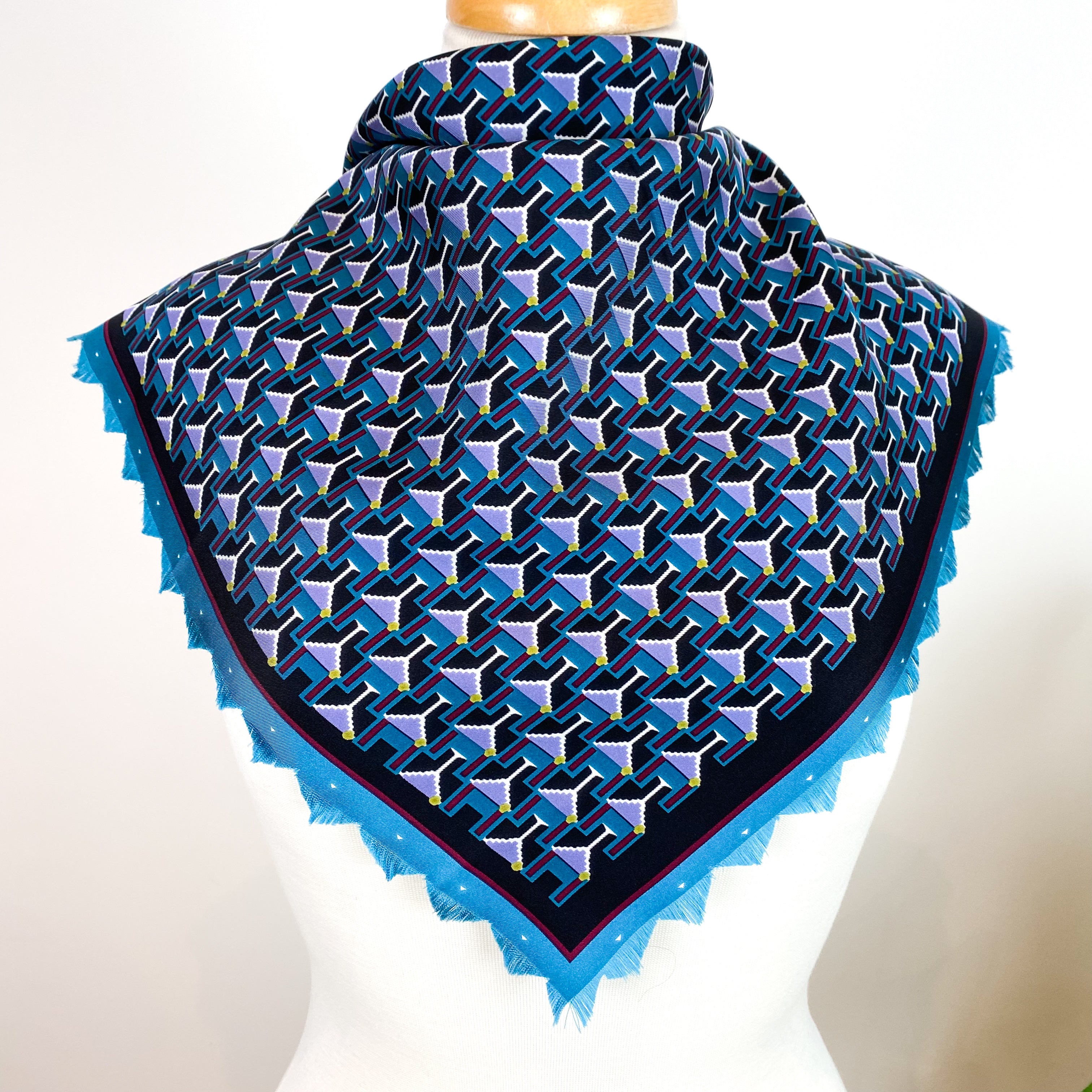 Immaculate Tory Burch Designer Silk Scarf
