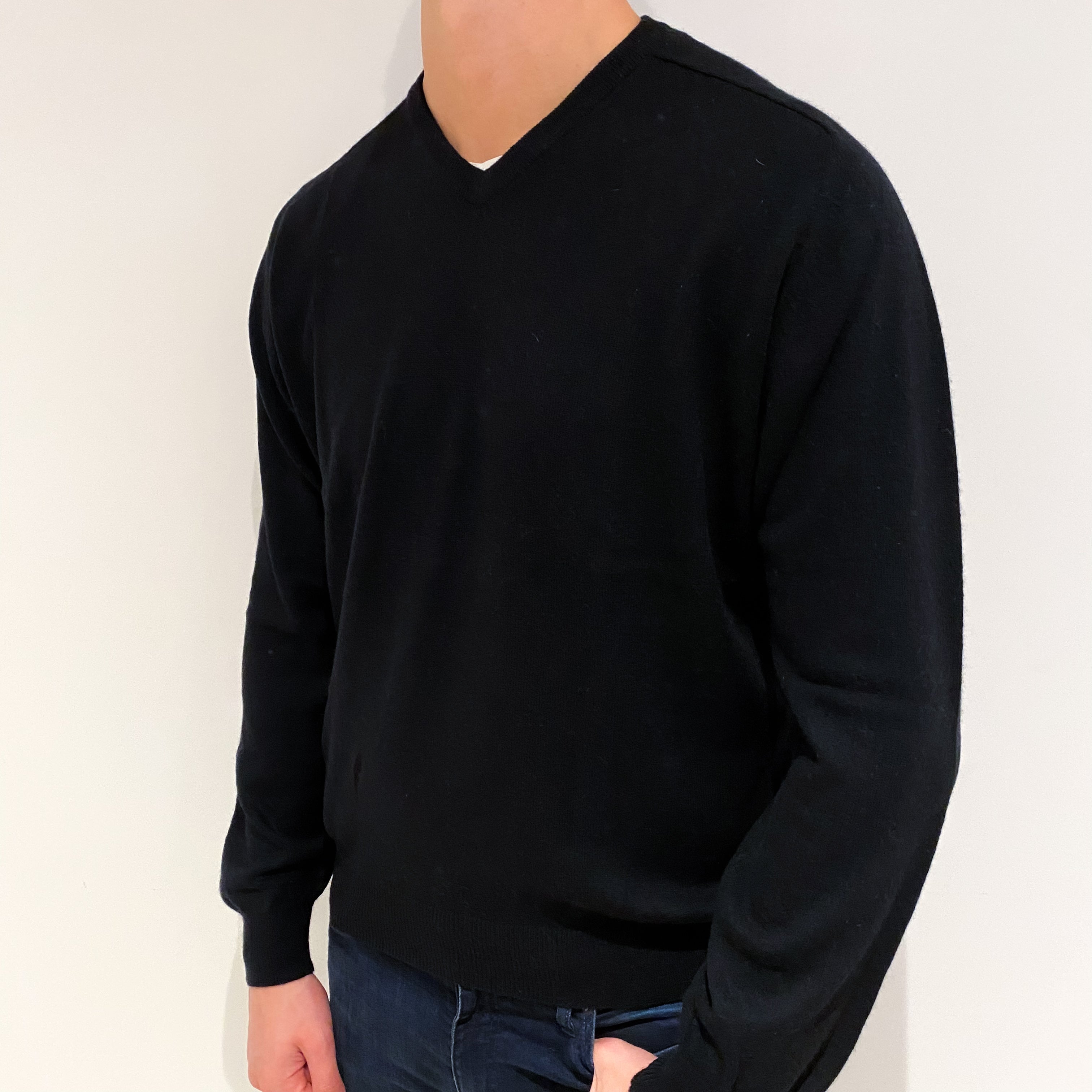 Men's Black Cashmere V Neck Jumper XL