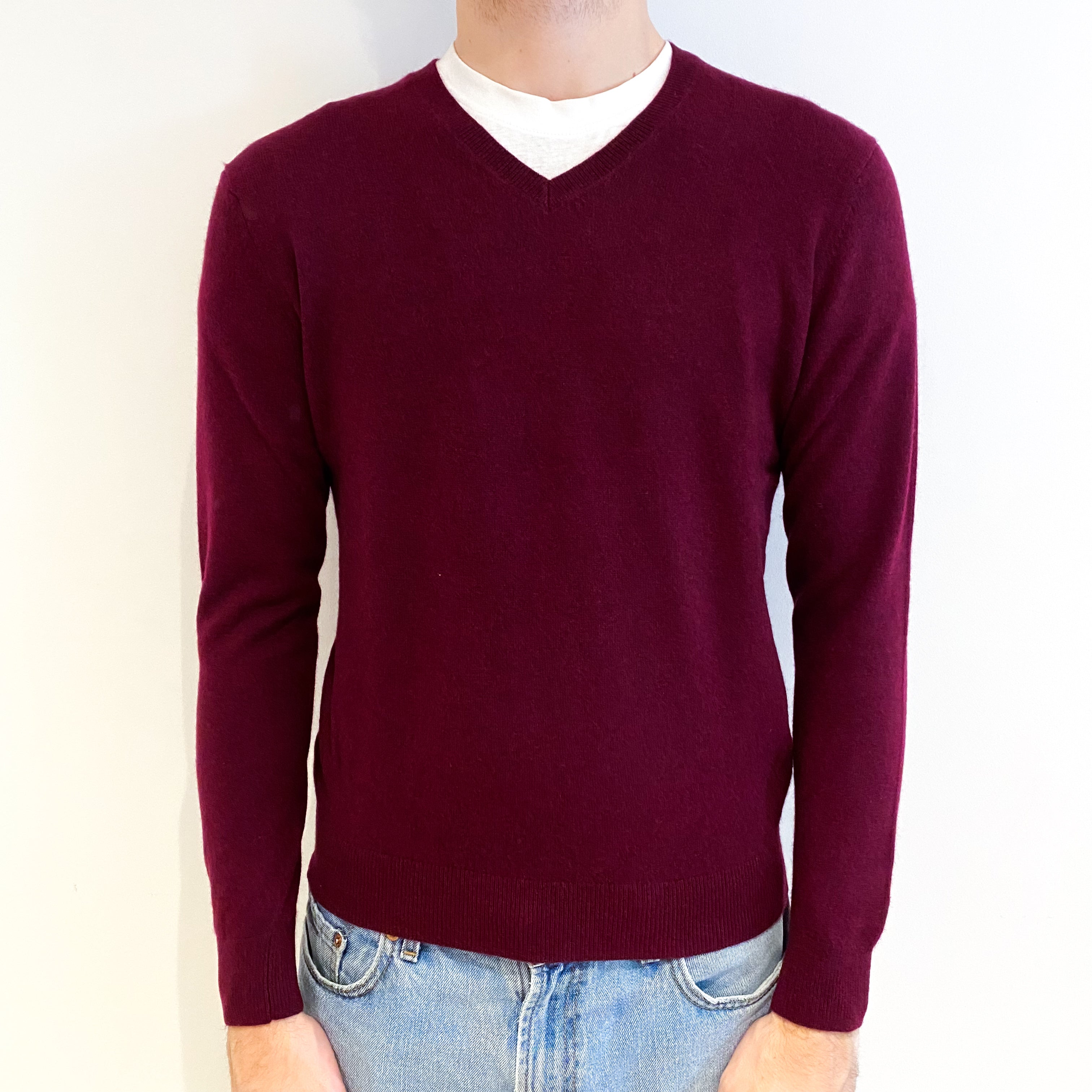 Men's Mulberry Purple Cashmere V Neck Jumper Medium