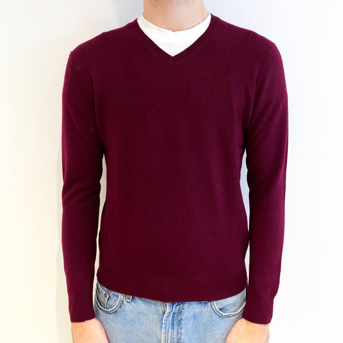 Men's Mulberry Purple Cashmere V Neck Jumper Medium