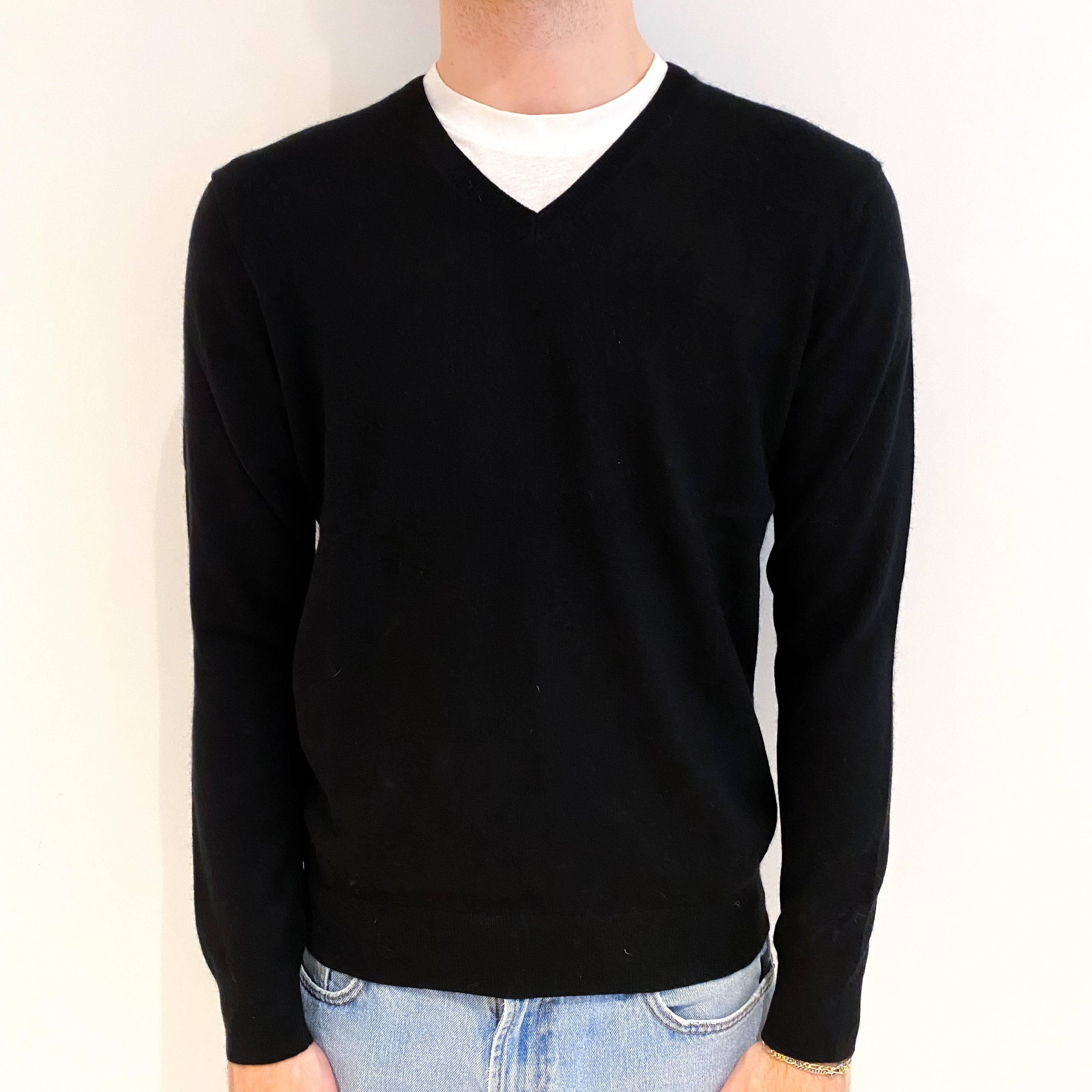 Men's Black Cashmere V Neck Jumper Medium