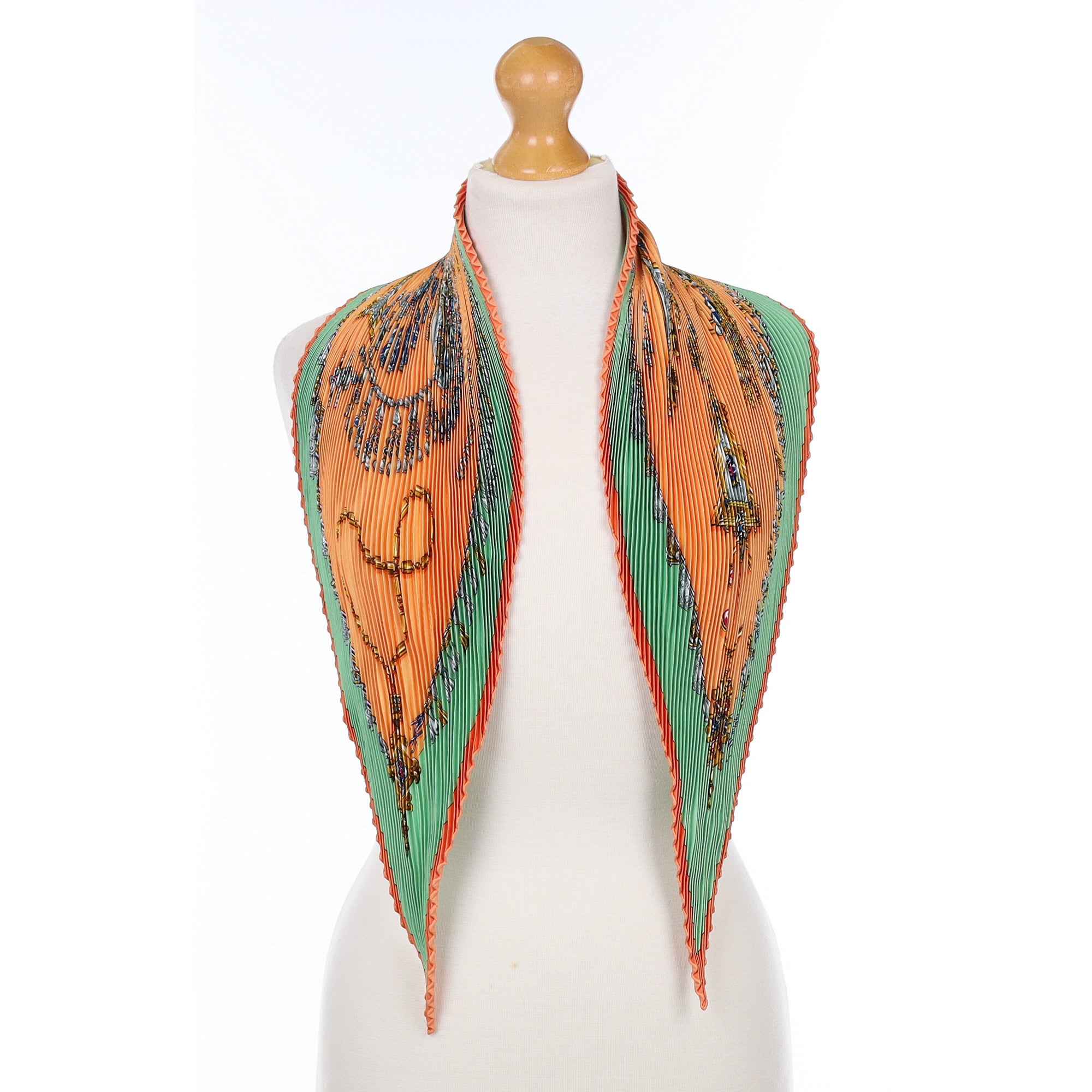 Pristine Boxed Hermès Parures des Sables Plisse Silk Scarf