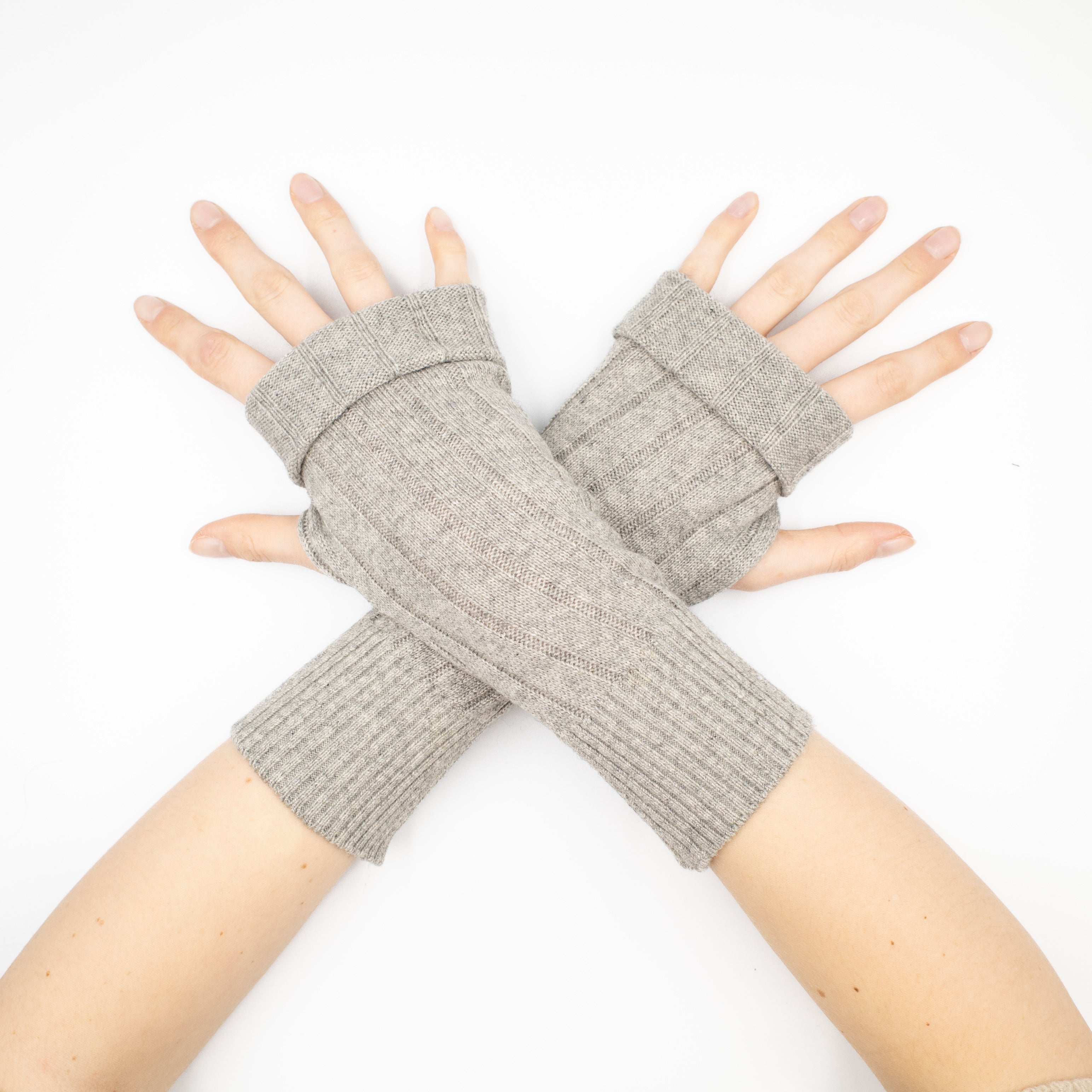 Pale Grey Wide Rib Fingerless Gloves