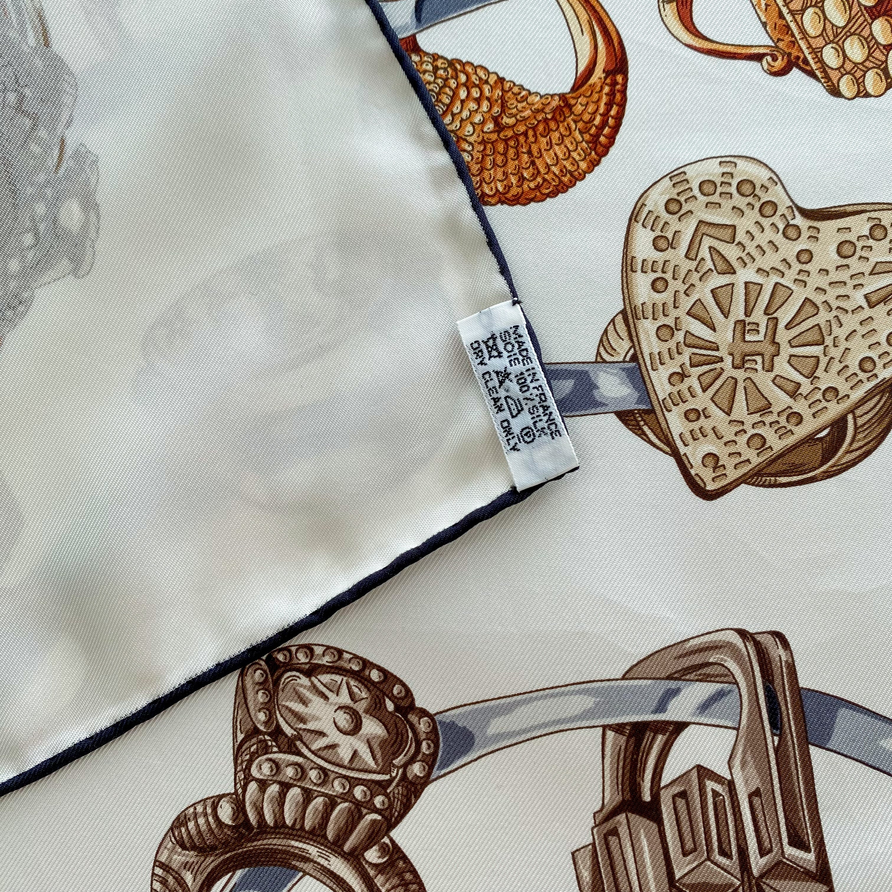 Immaculate Boxed Hermès Alliances Du Monde Silk Scarf