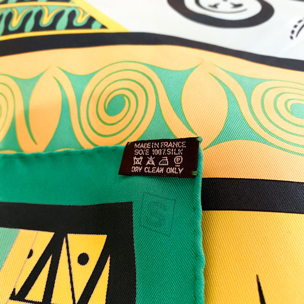 Immaculate Boxed Hermes Geometrie Cretoise Silk Scarf