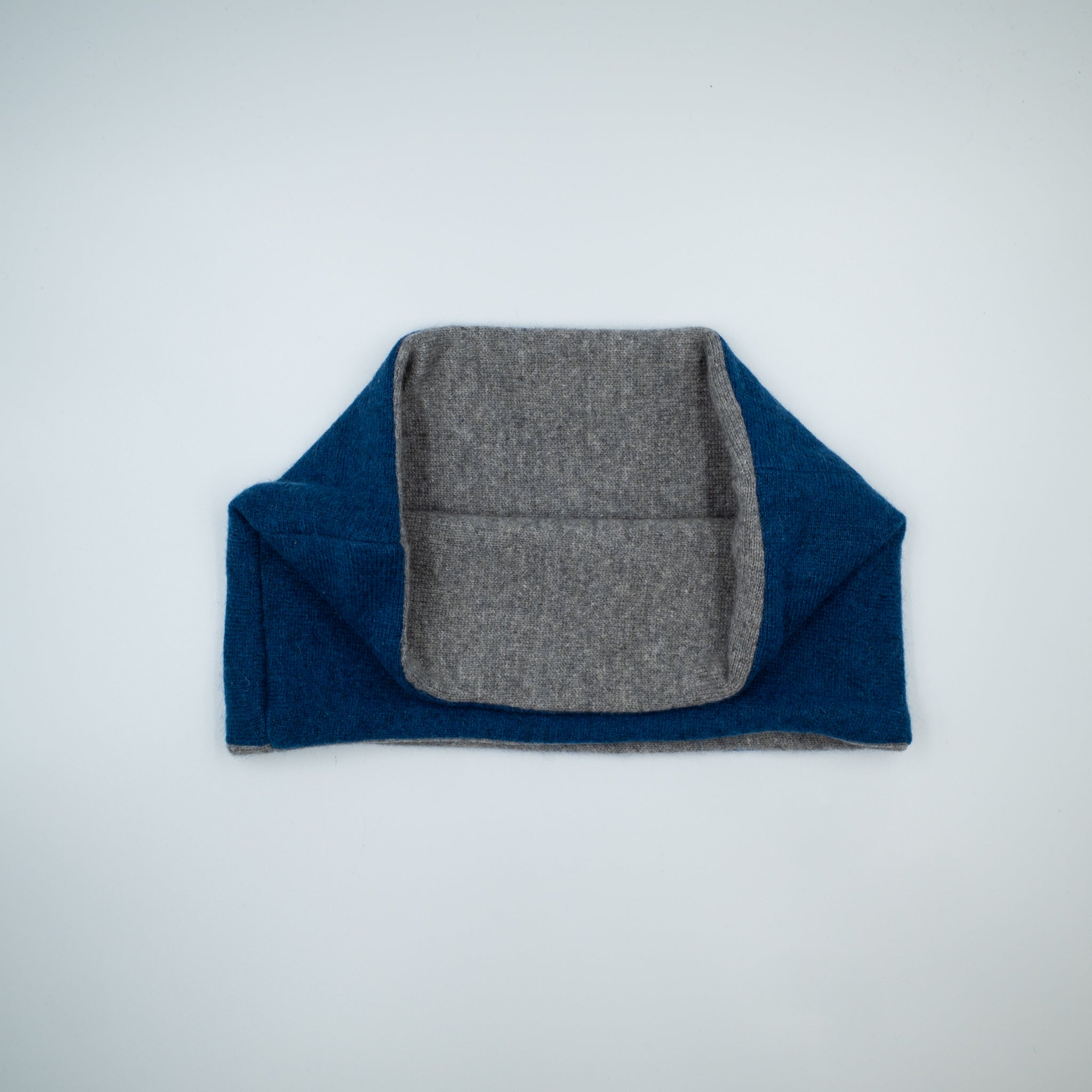 Men’s Teal and Smoke Grey Cashmere Neck Warmer