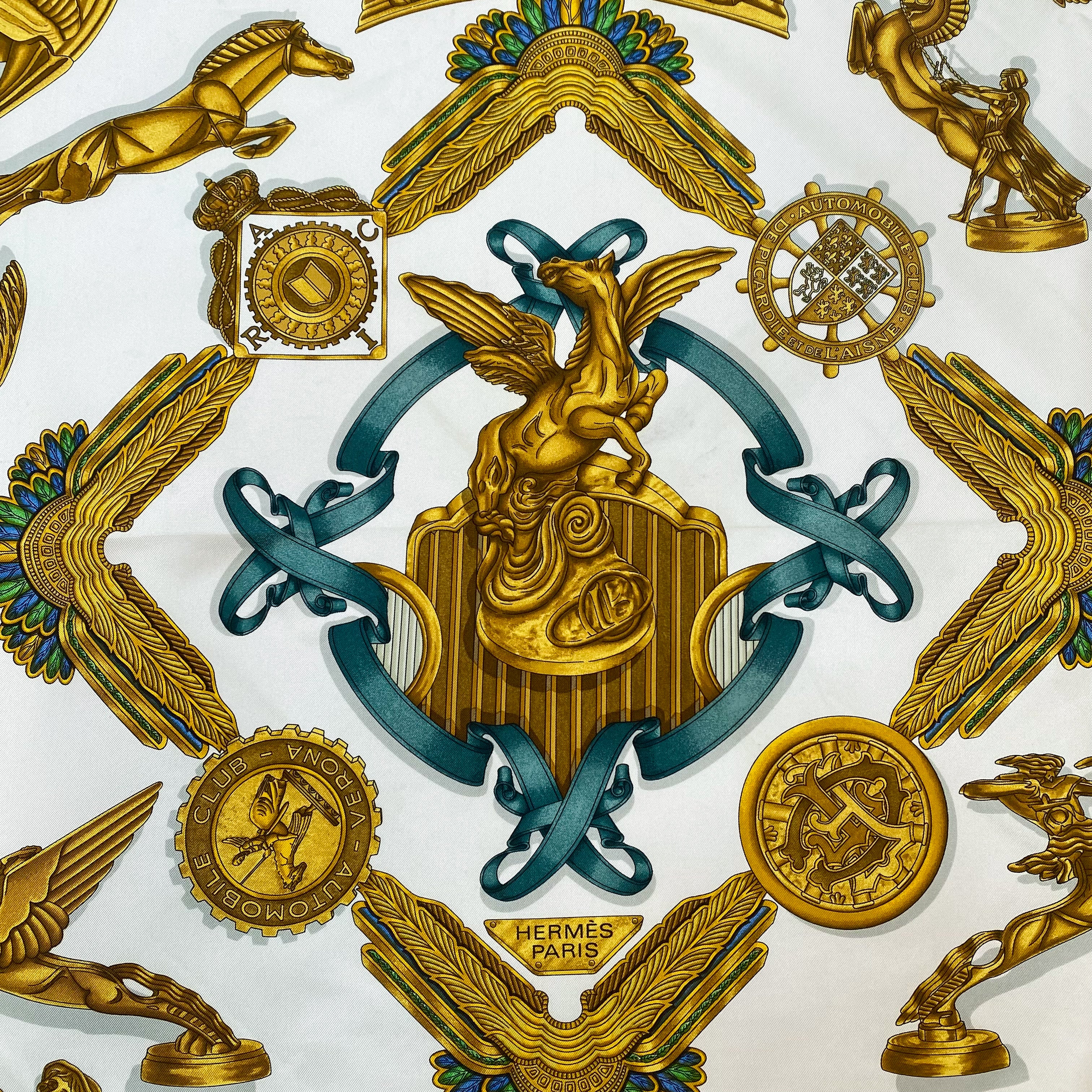 Boxed Hermès Les Parures Du Vent Silk Scarf