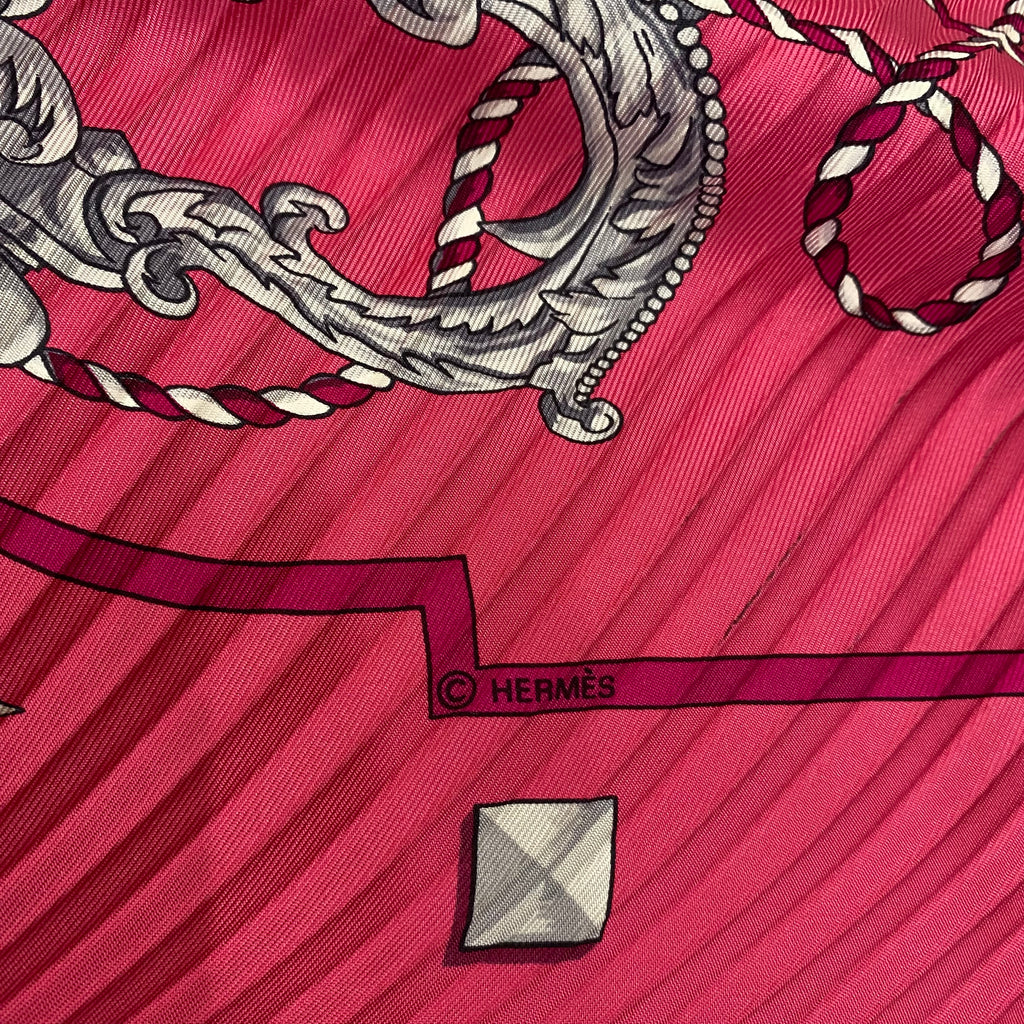 Pristine Hermès Les Clefs Silk Plisse Scarf
