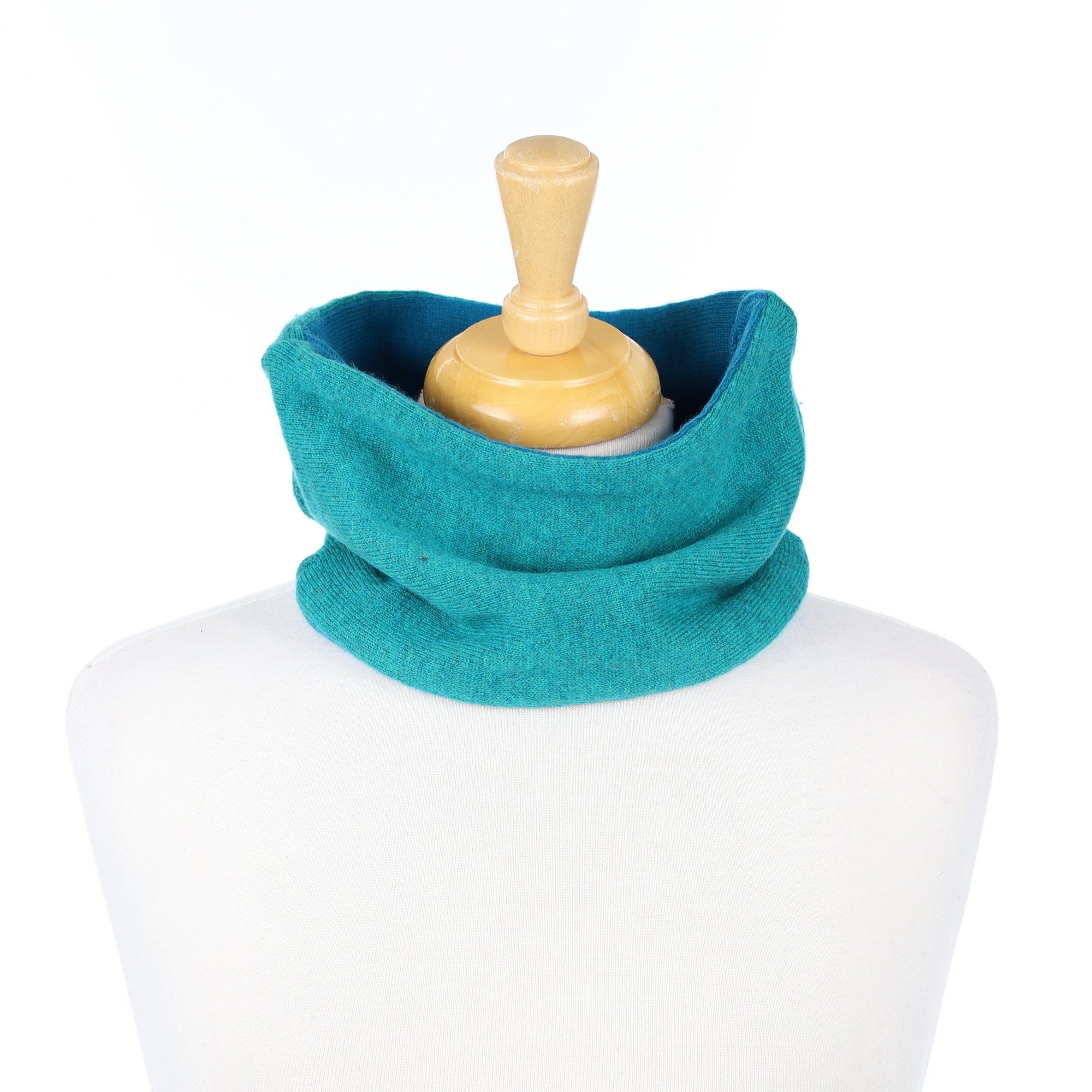 Men’s Peacock Green and Tanzanite Neck Warmer