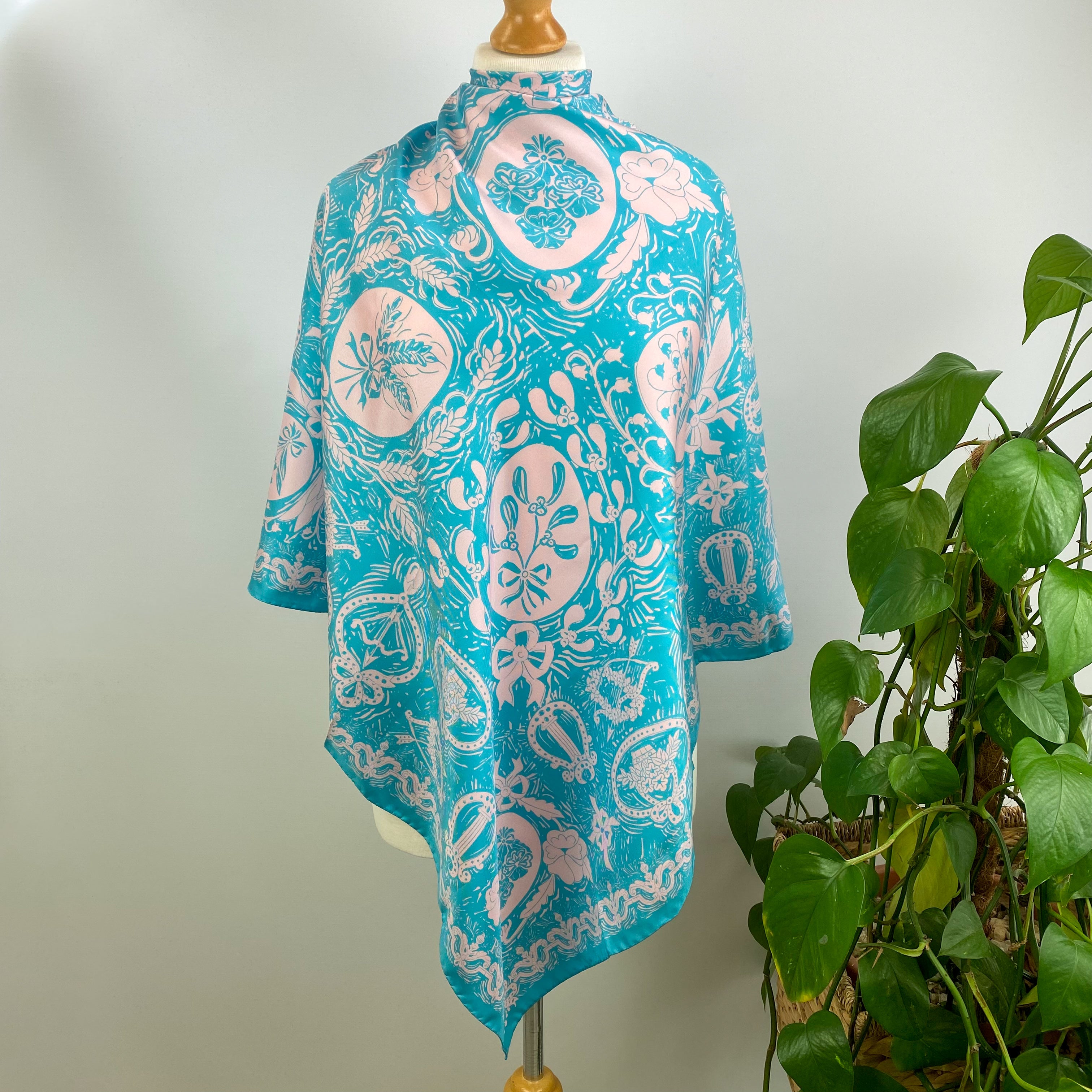 Immaculate Rory Hutton Sky Blue and Pink Silk Scarf