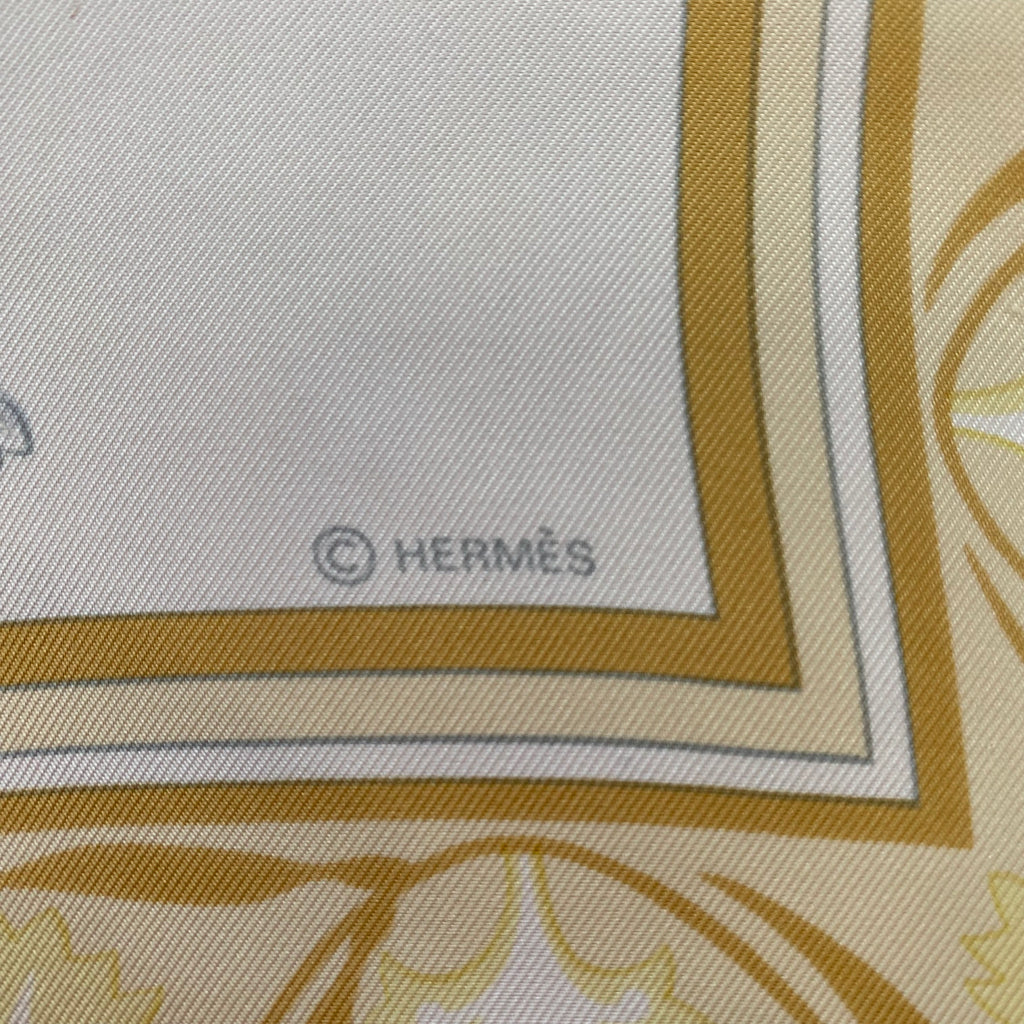 Hermès Oeillets Sauvages et autres Caryophyllées Silk Scarf