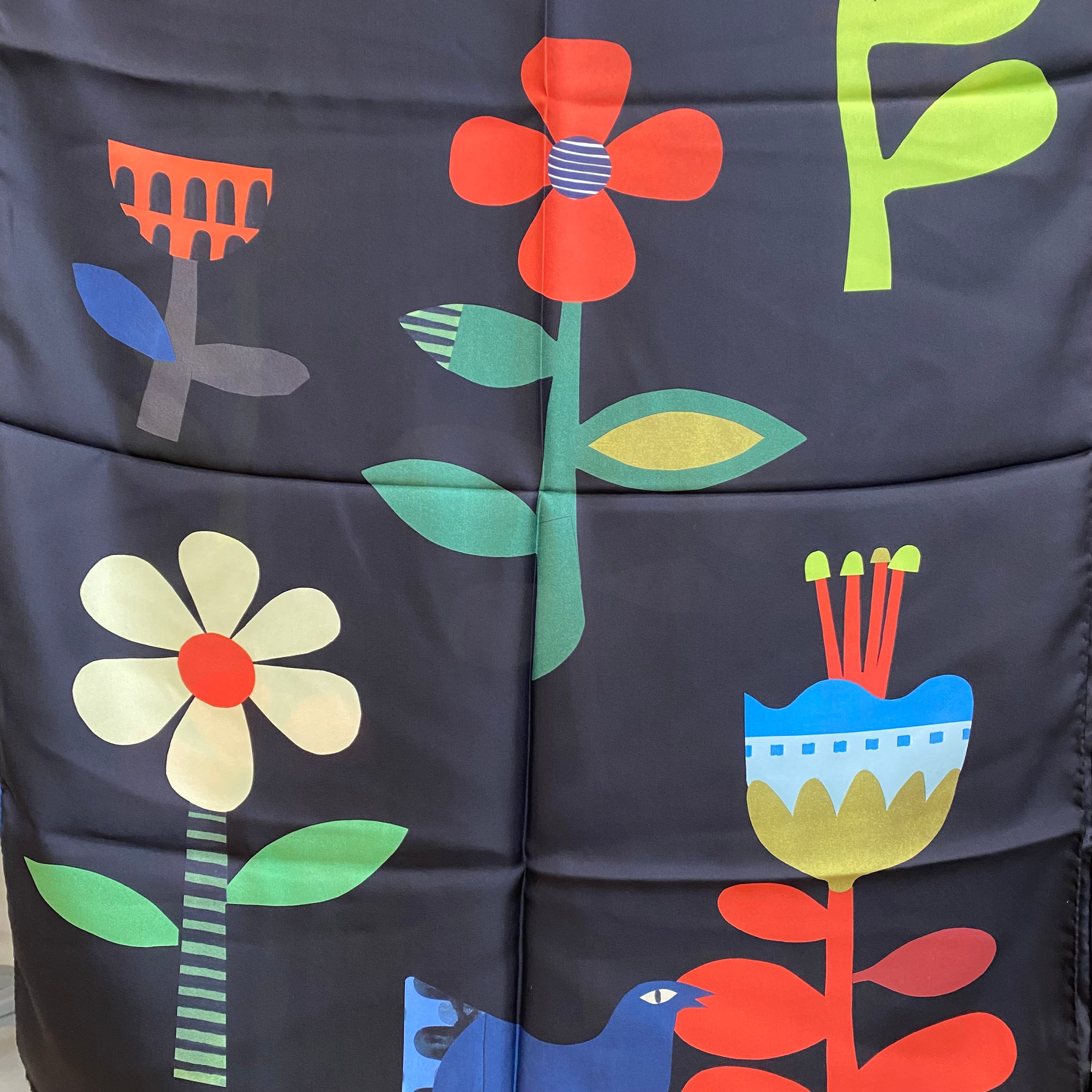 Brand New Italian Bold Floral Design Silk Wrap