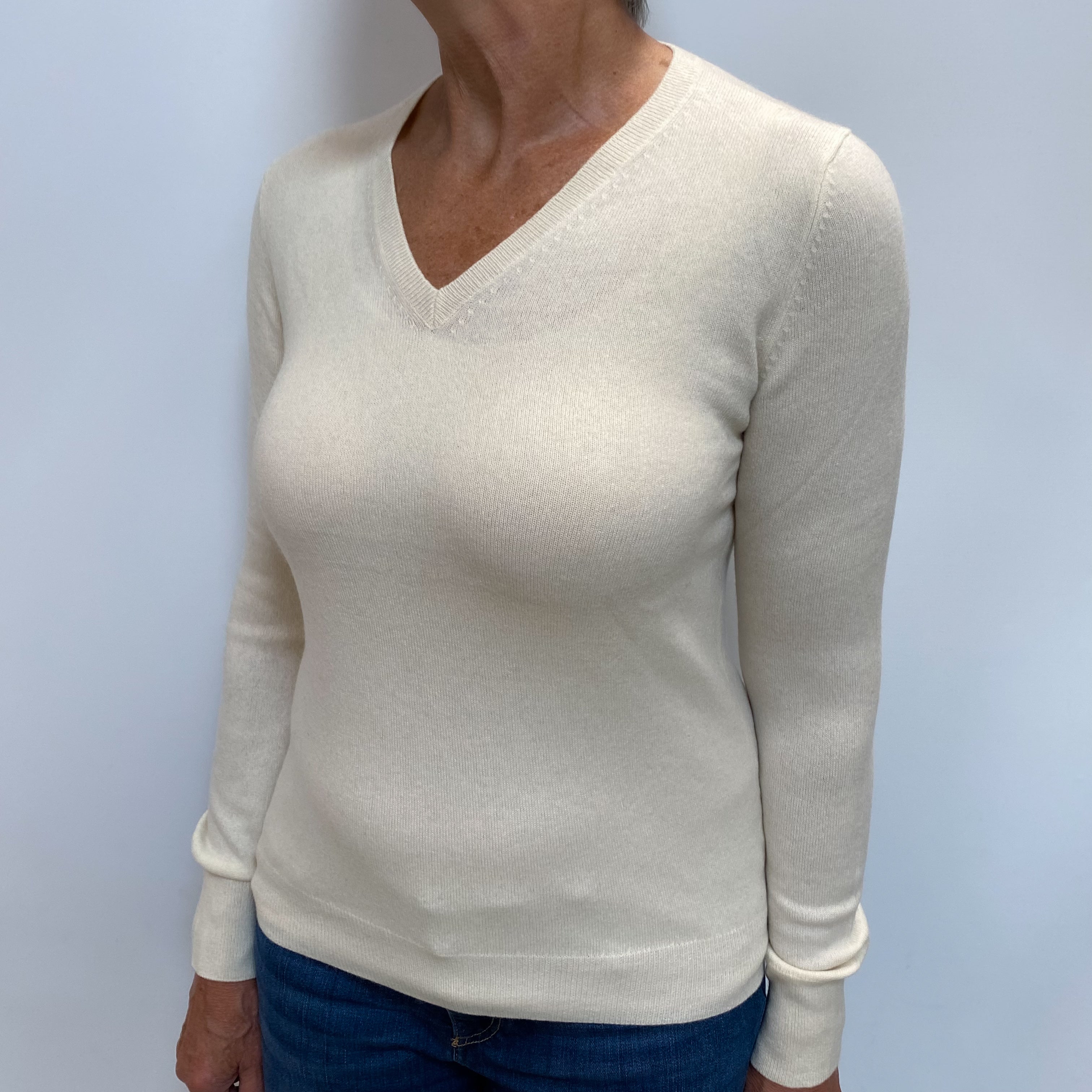 Vanilla Cream Cashmere V Neck Jumper Medium