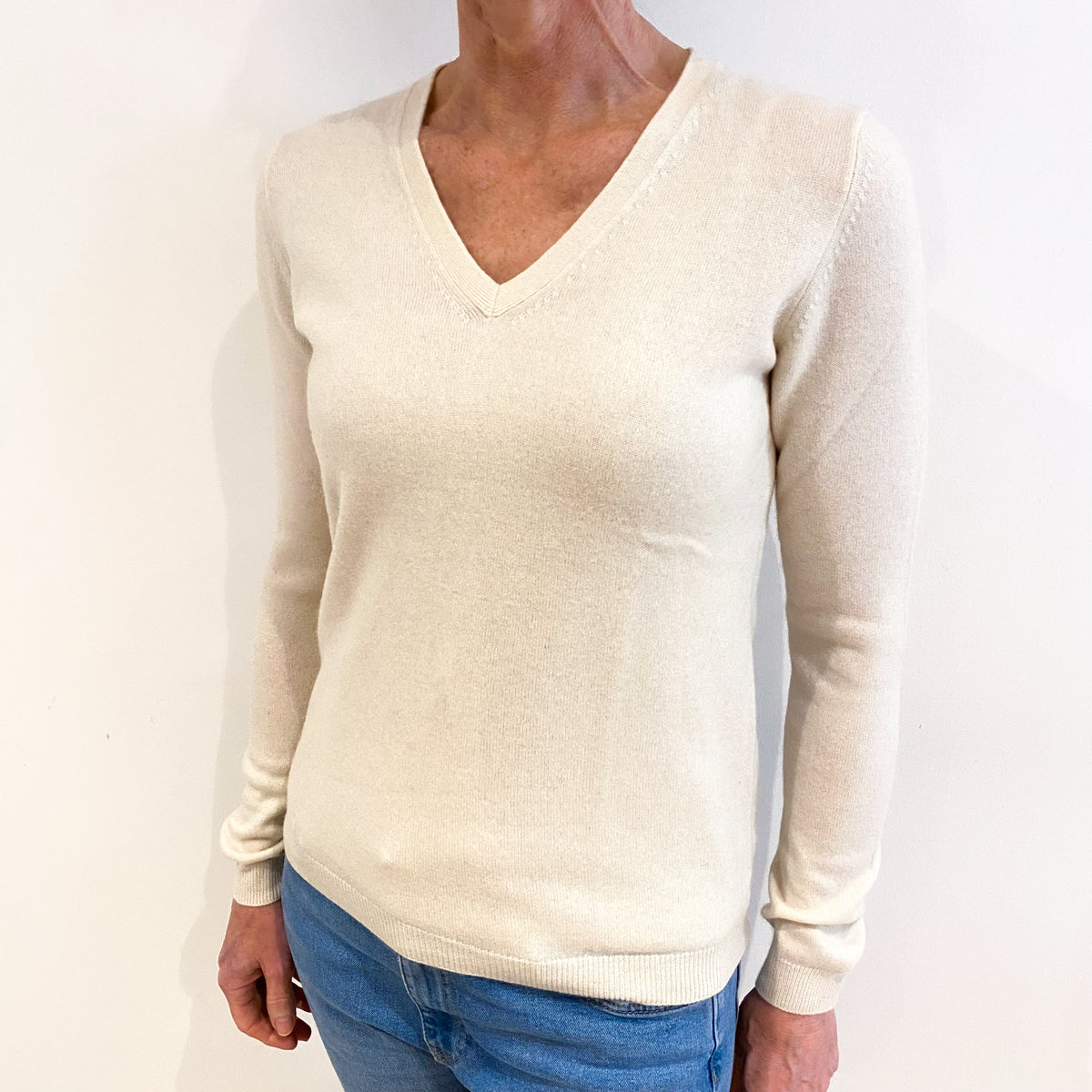 Vanilla Cream Cashmere V Neck Jumper Small