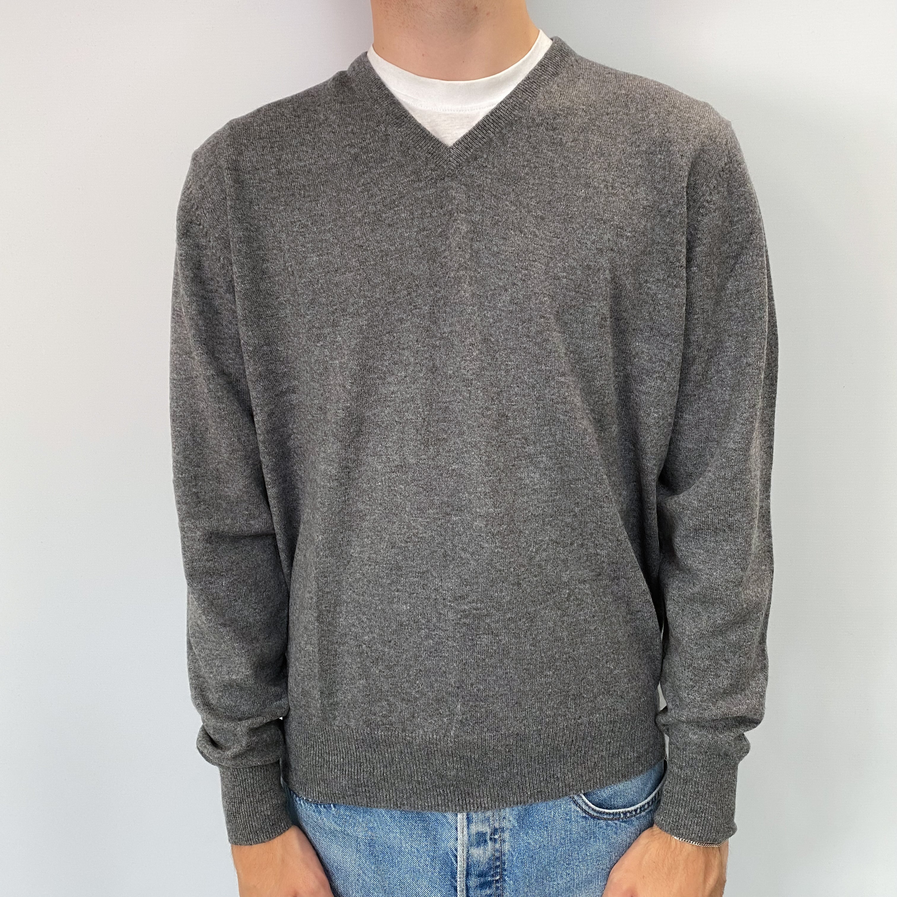 Men's English Slate Grey Cashmere V Neck Jumper Large