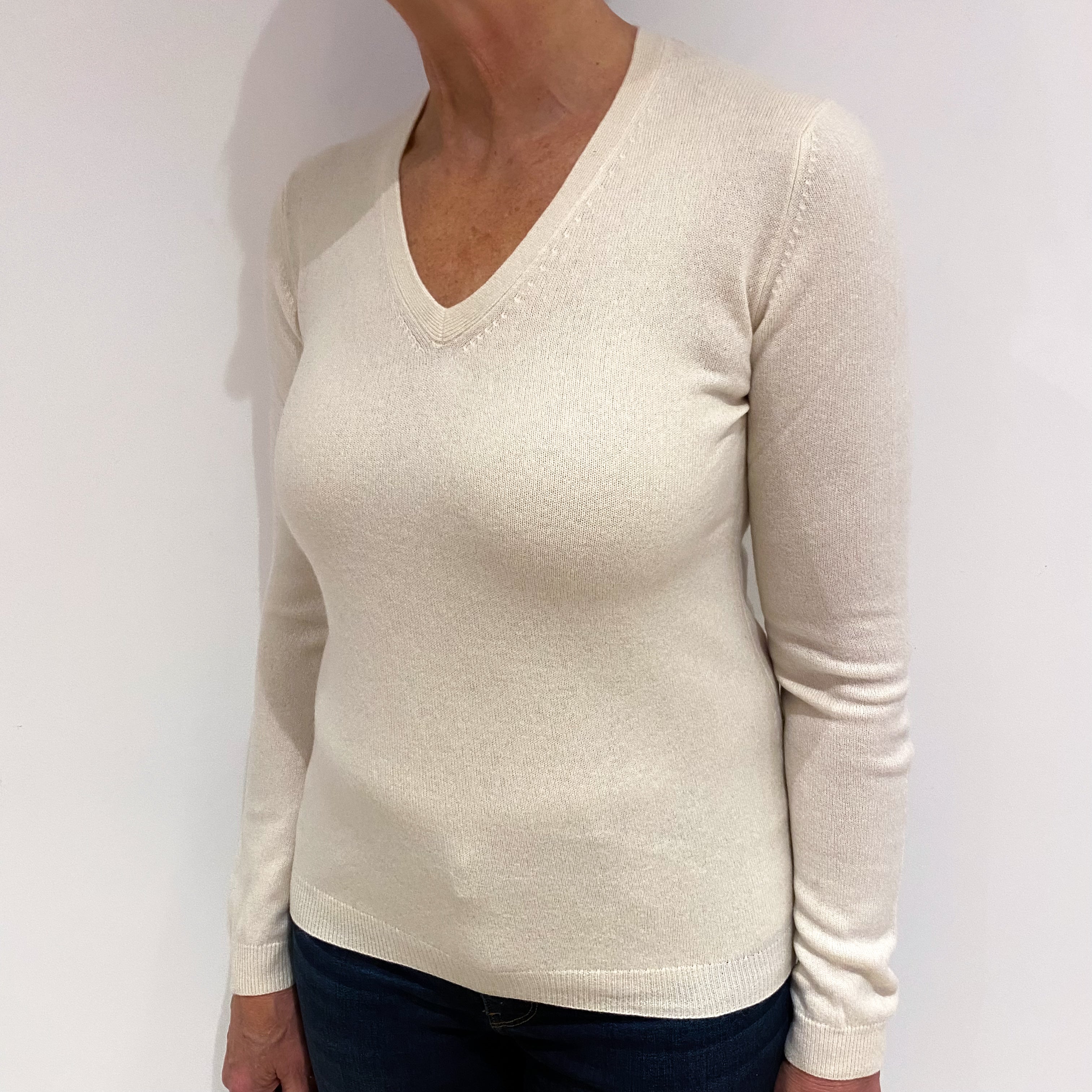 Vanilla Cream Cashmere V Neck Jumper Medium