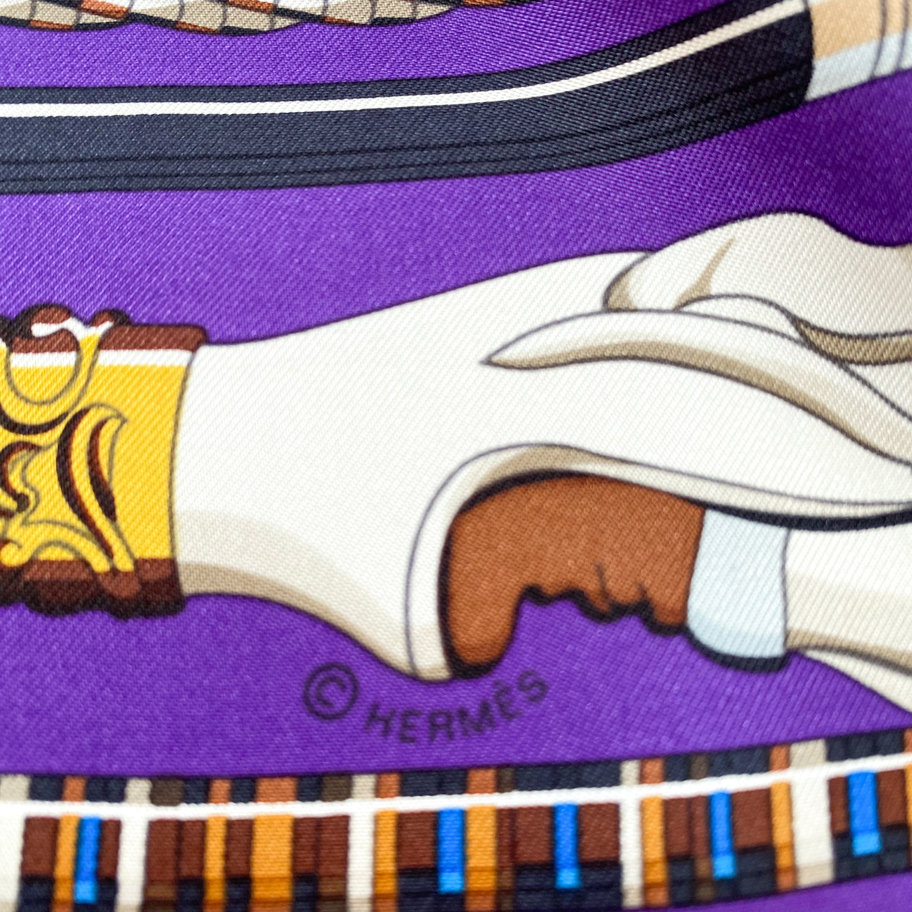 Boxed Immaculate Hermés Cannes et Pommeaux Vintage Silk Scarf