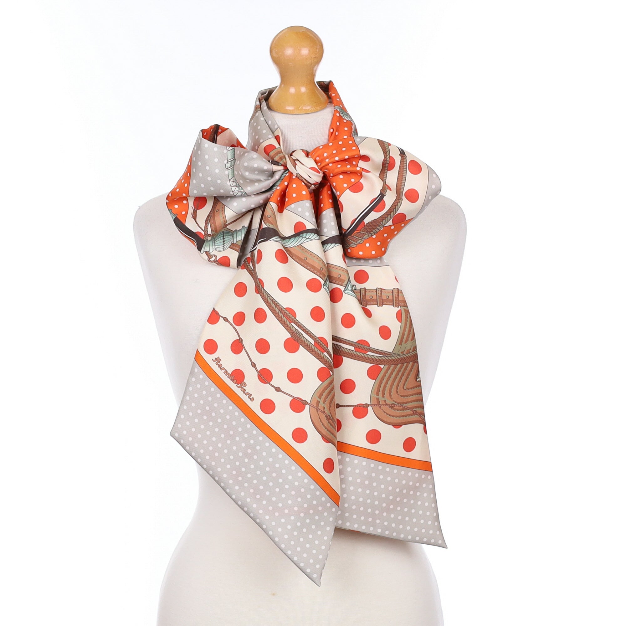 Pristine Boxed Hermès Clic Clouc Maxi Twilly Silk Scarf