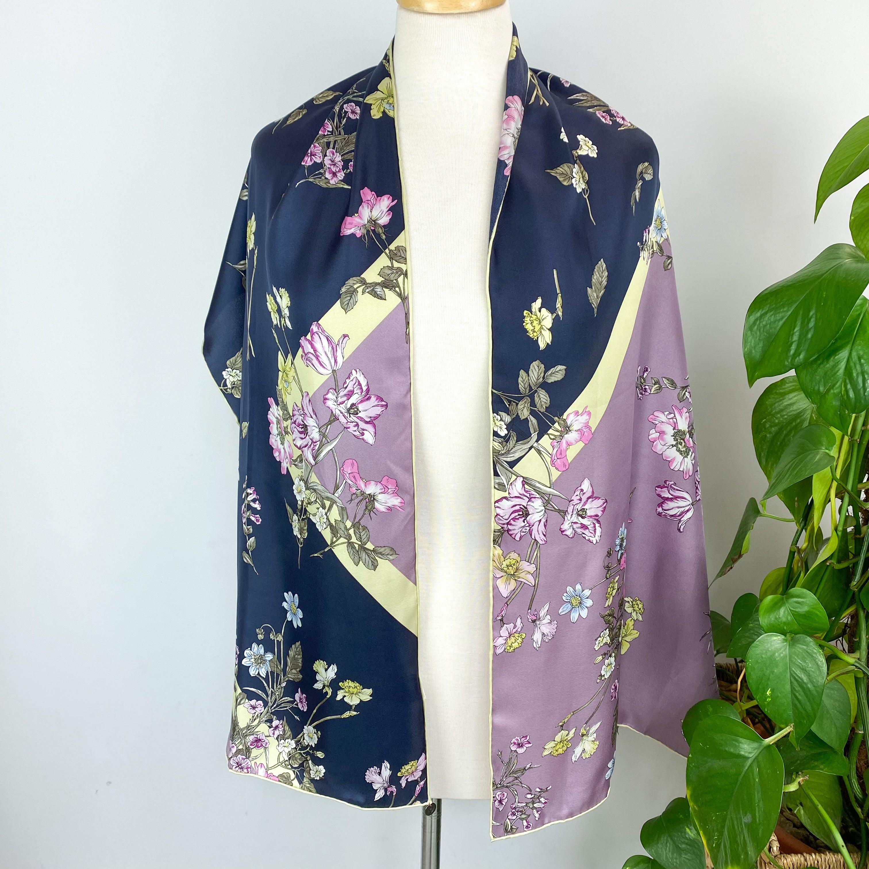 Immaculate Fraas Floral Long Silk Scarf