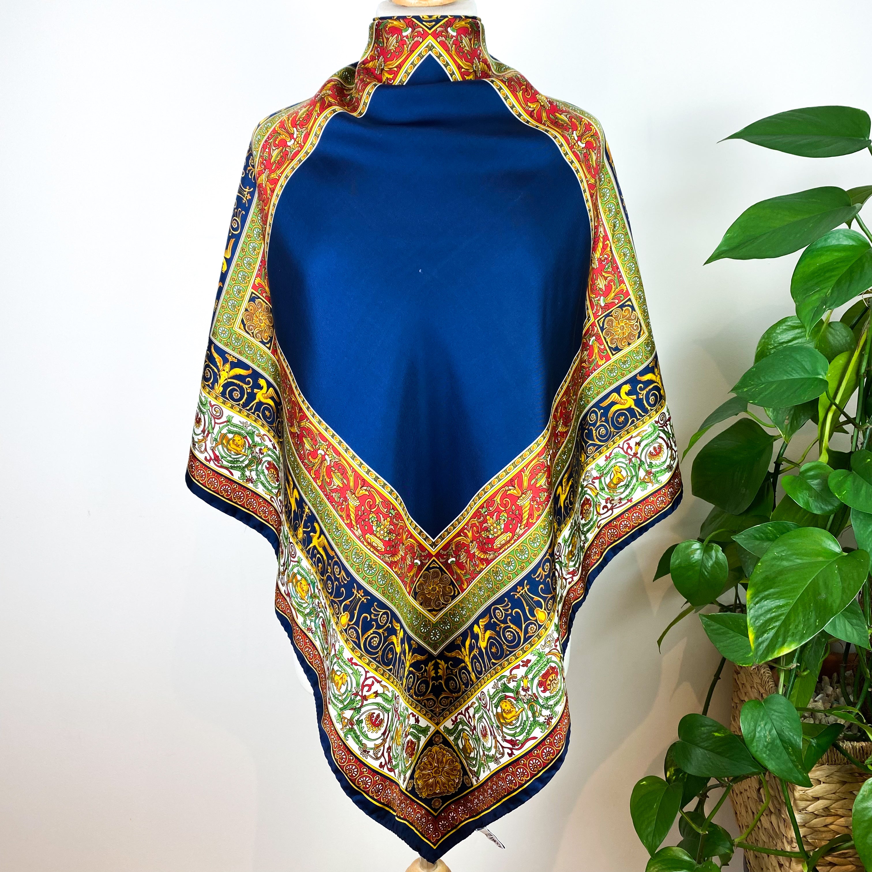 Stunning Past Times Vintage Silk Scarf