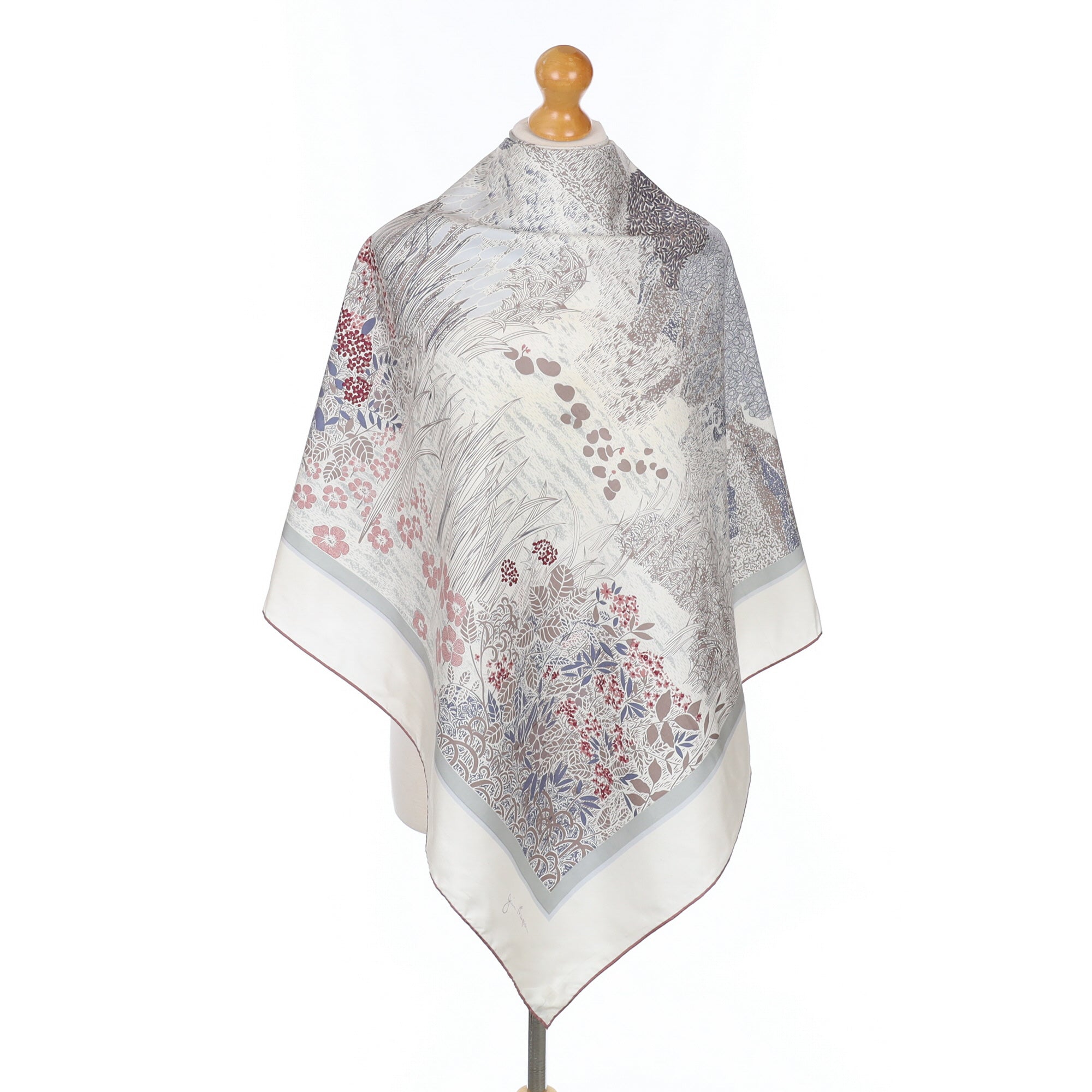 Immaculate Jim Thompson Pretty Garden Design Silk Scarf