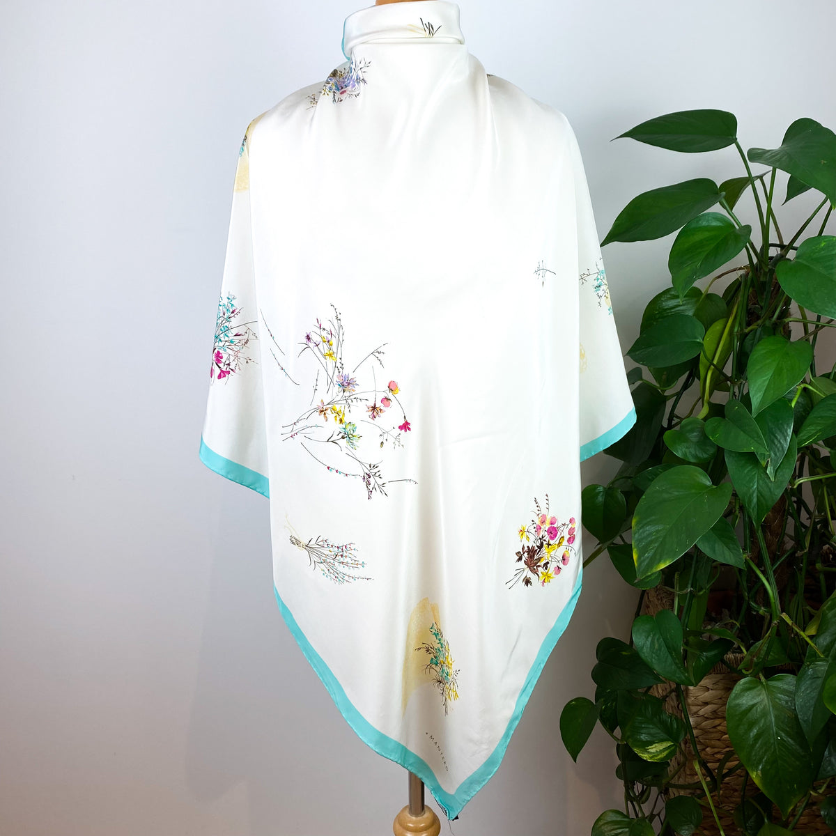 1980s Pretty Mantero Floral Vintage Silk Scarf