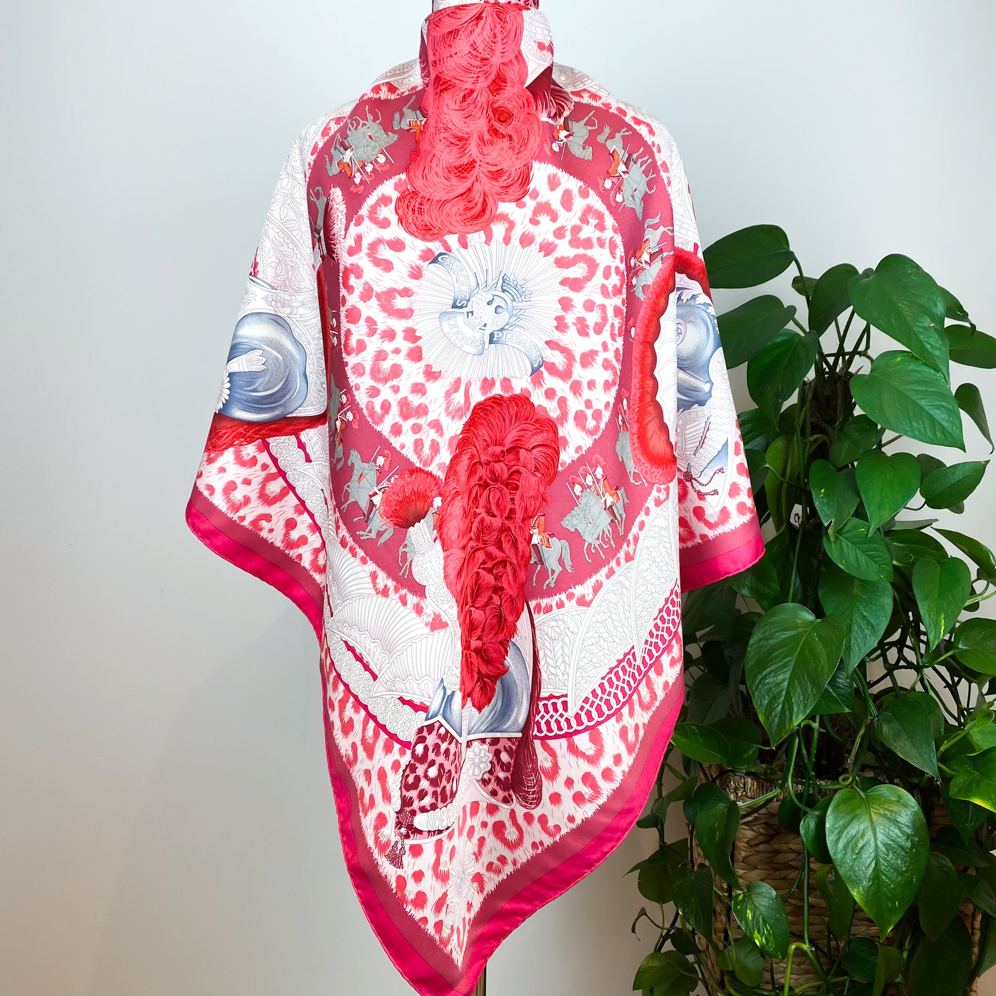 Immaculate Boxed Hermes Casques et Plumets Designer Silk Scarf