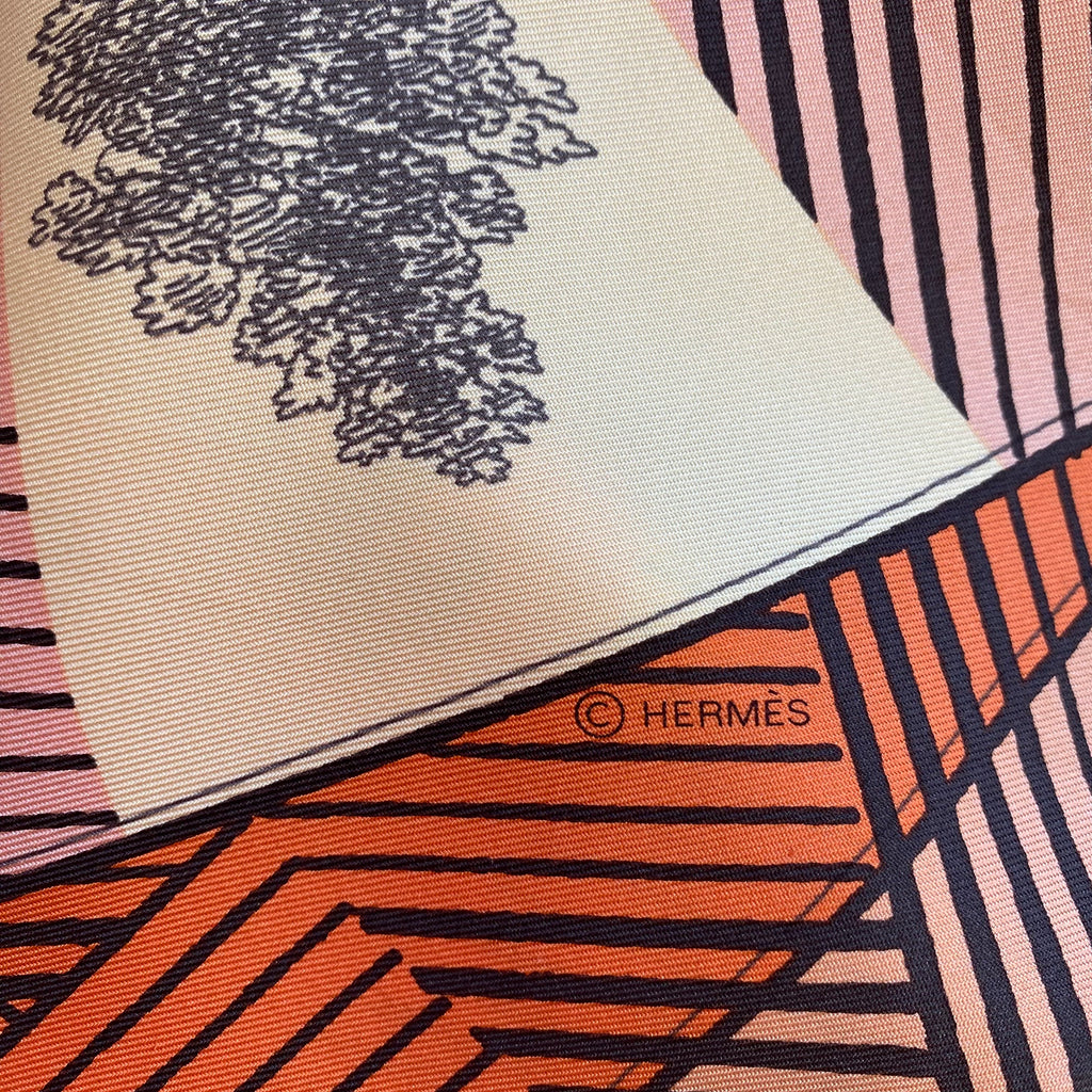 Pristine Boxed Hermès Jeu des Omnibus Remix Silk Scarf Rare