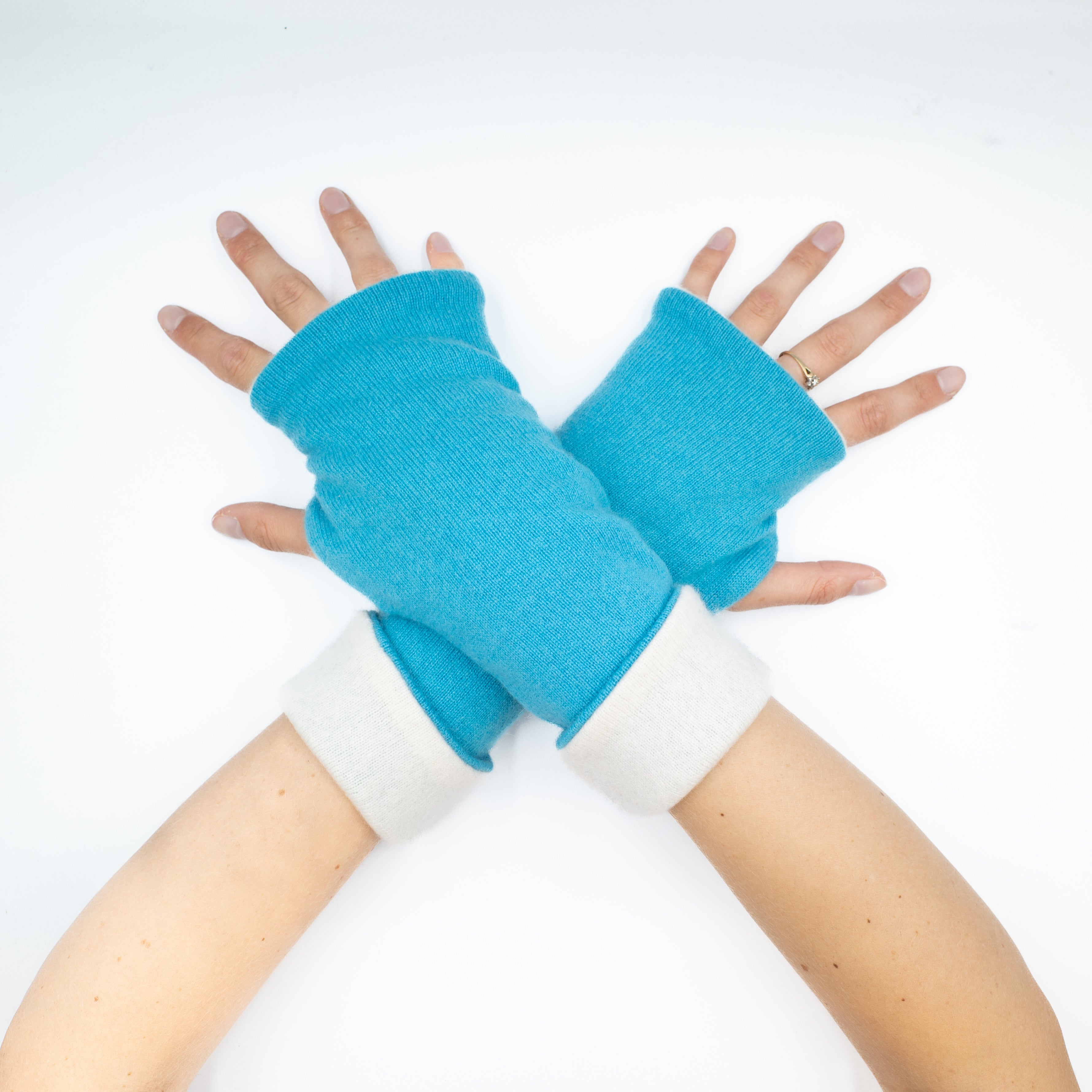 Turquoise Blue and Cream Reversible Fingerless Gloves