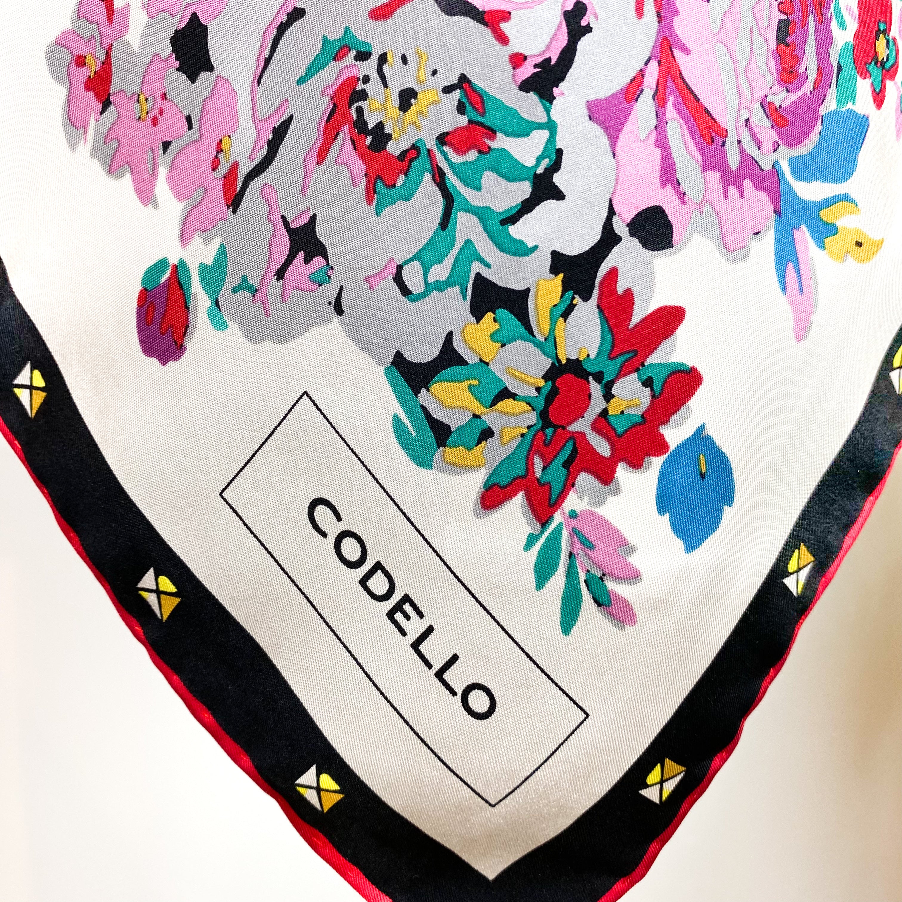 Codello Floral Romantic Silk Scarf