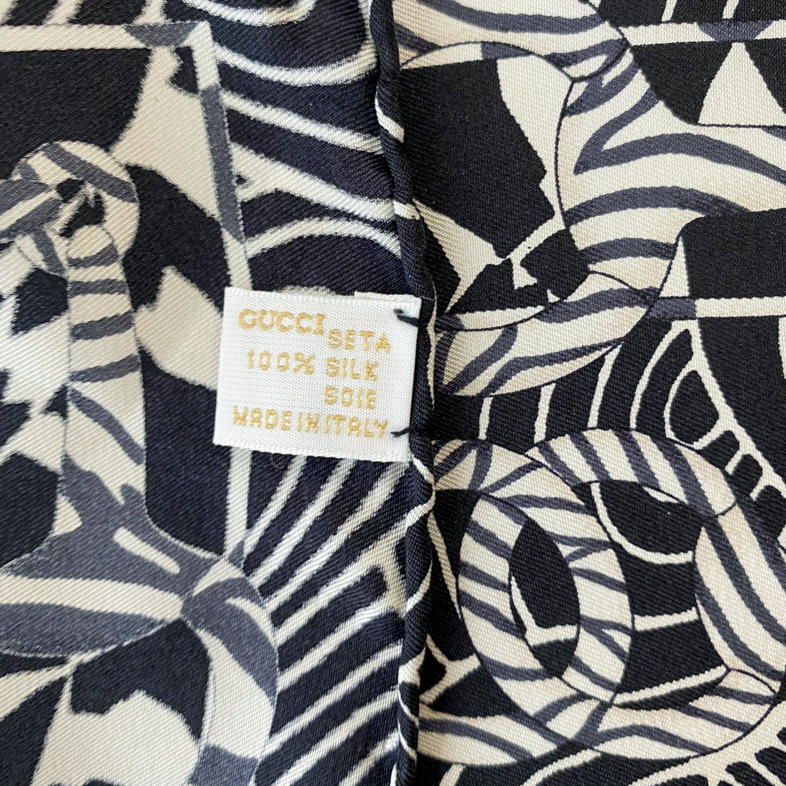 Immaculate Gucci Monochrome Designer Silk Scarf