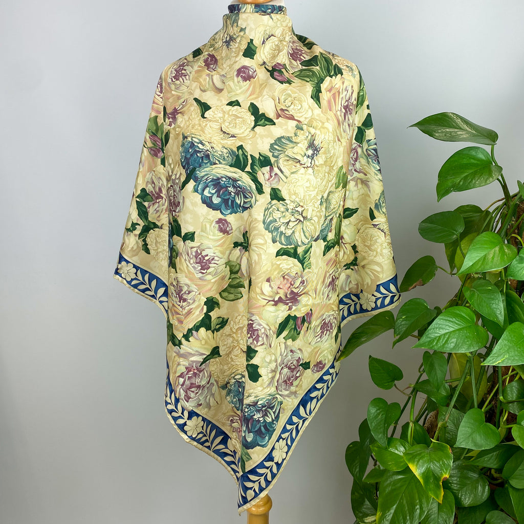Gucci Cream Floral Designer Silk Scarf
