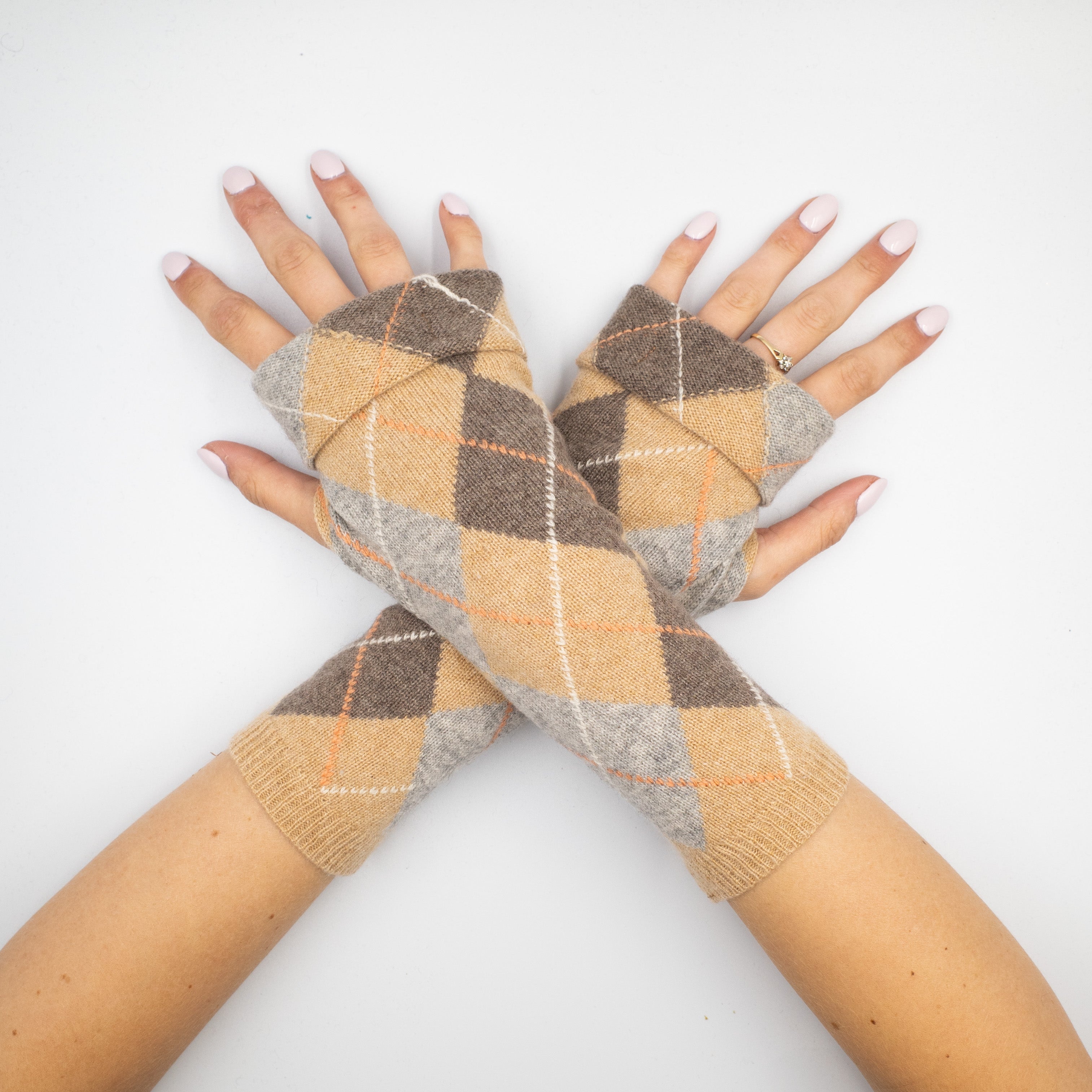 Caramel Brown Diamond Fingerless Gloves