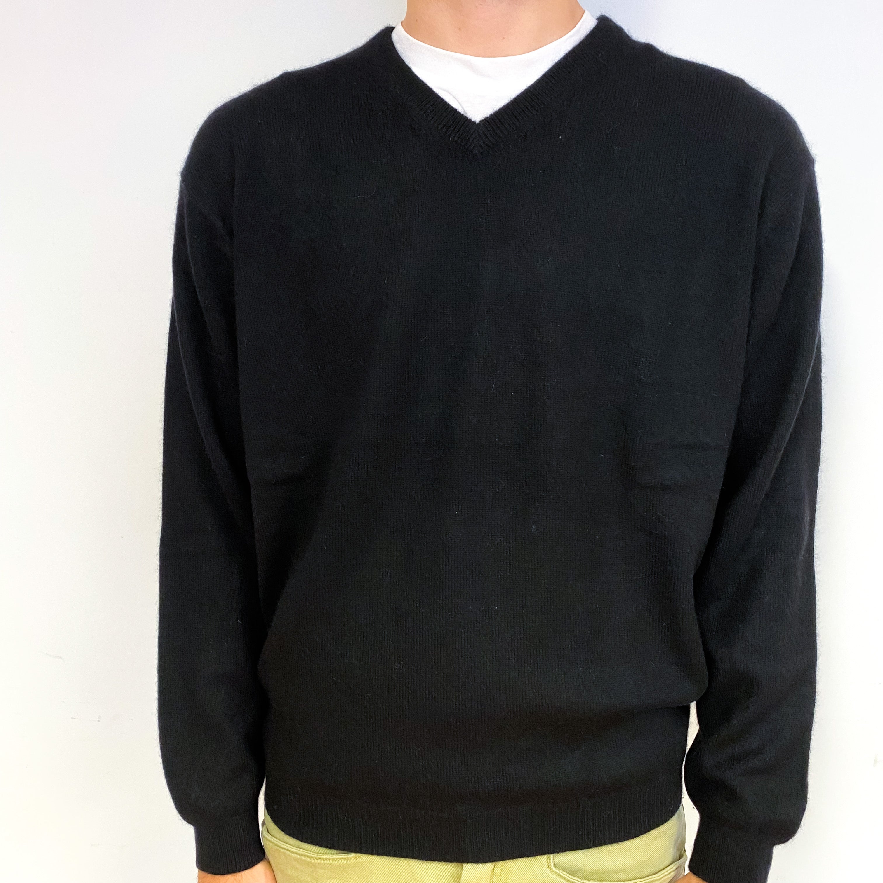 Men's Black Heavy Knit Cashmere V-Neck Jumper Large