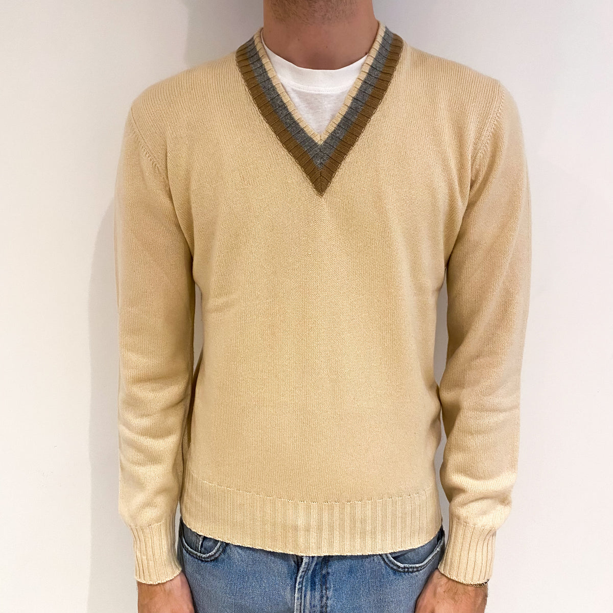 Men's Vintage Beige Neck Trim Cashmere V Neck Jumper Medium