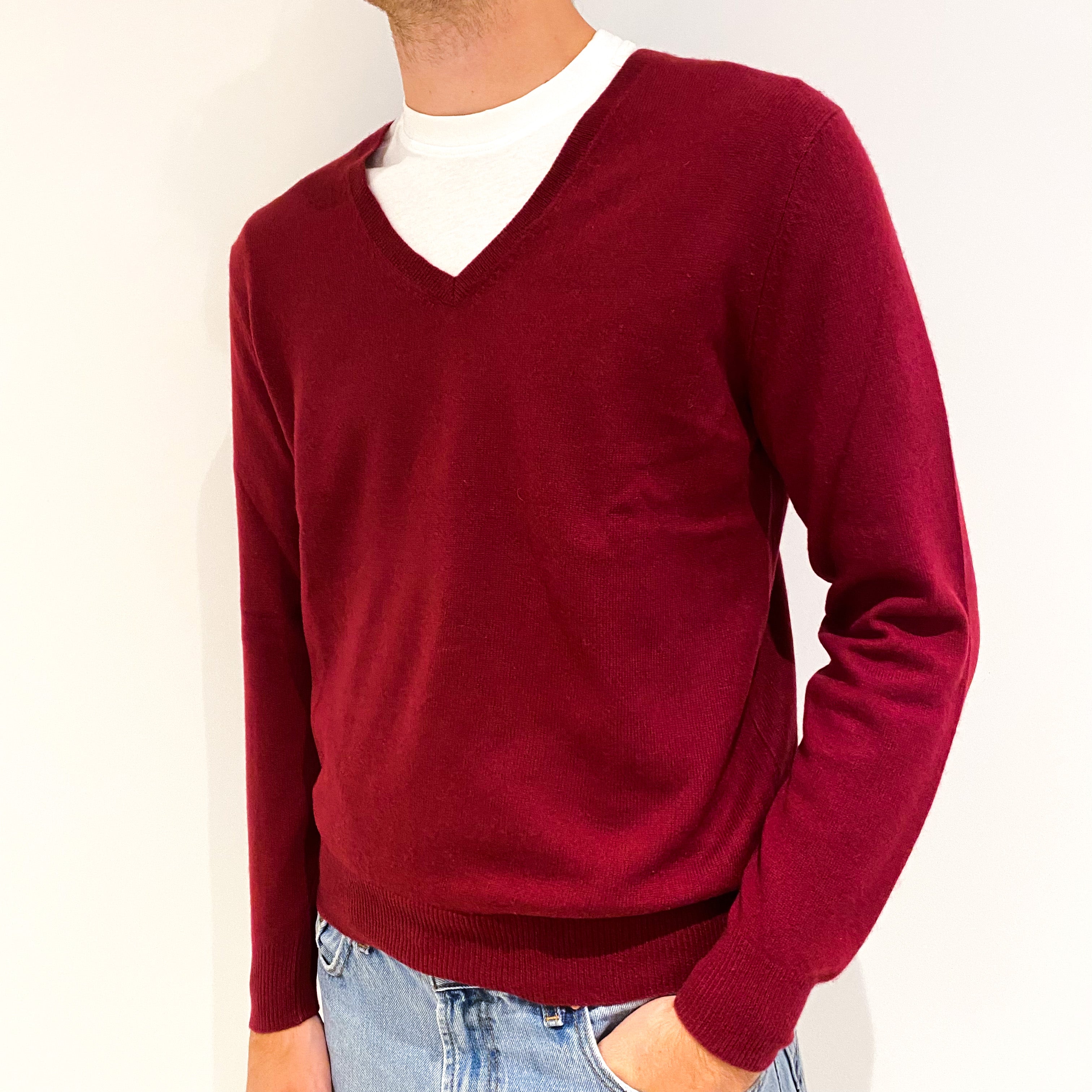 Men's Crimson Cashmere V-Neck Jumper Medium